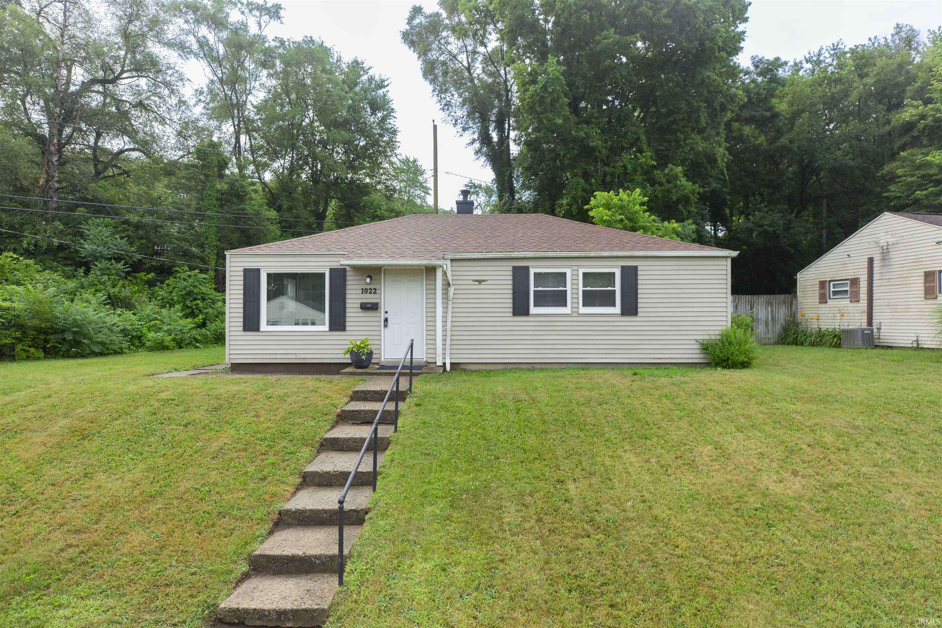 South Bend, IN 46614-2006,1022 Amhurst Avenue