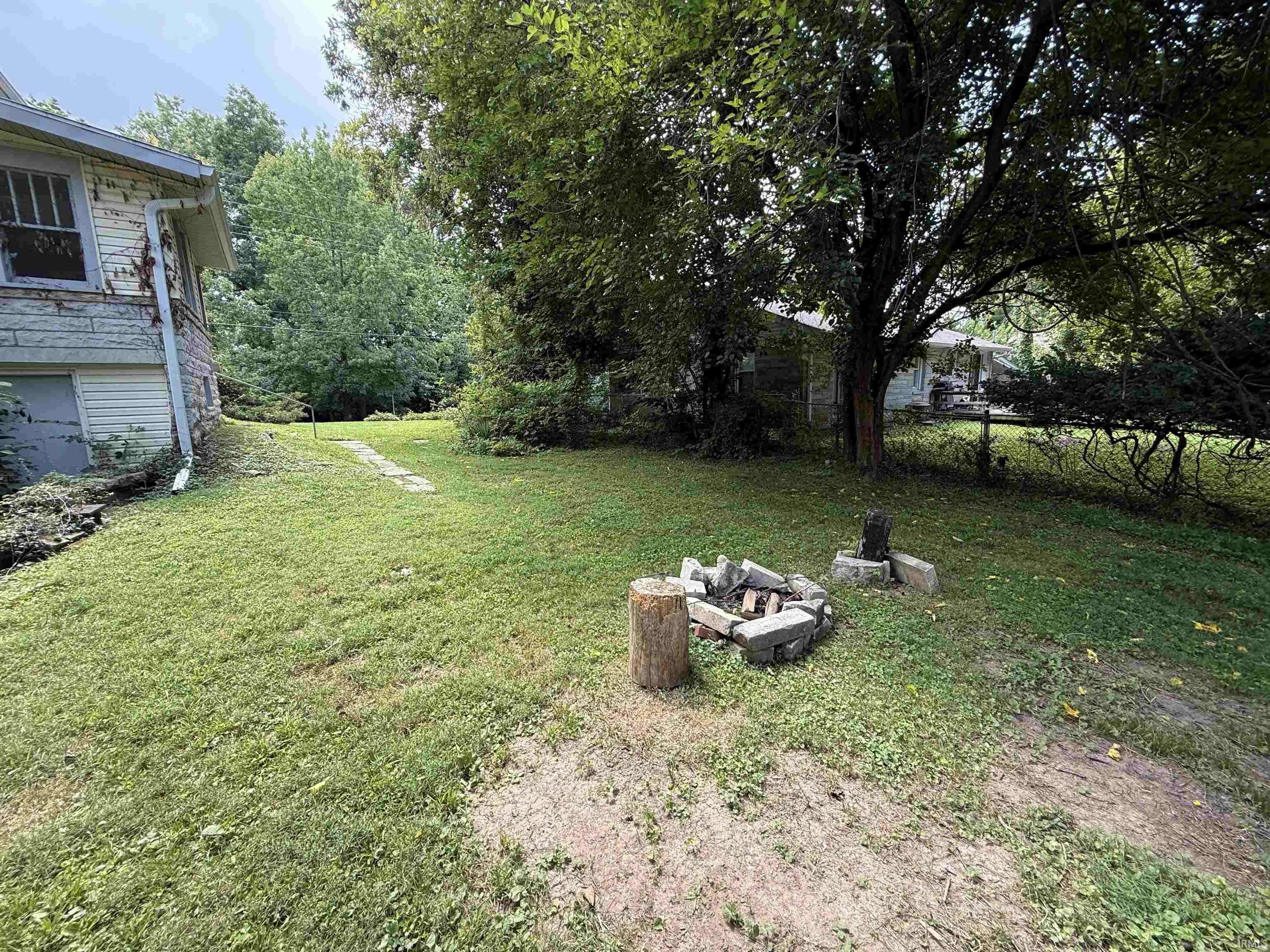 Bloomington, IN 47401,328 S Arbutus Drive