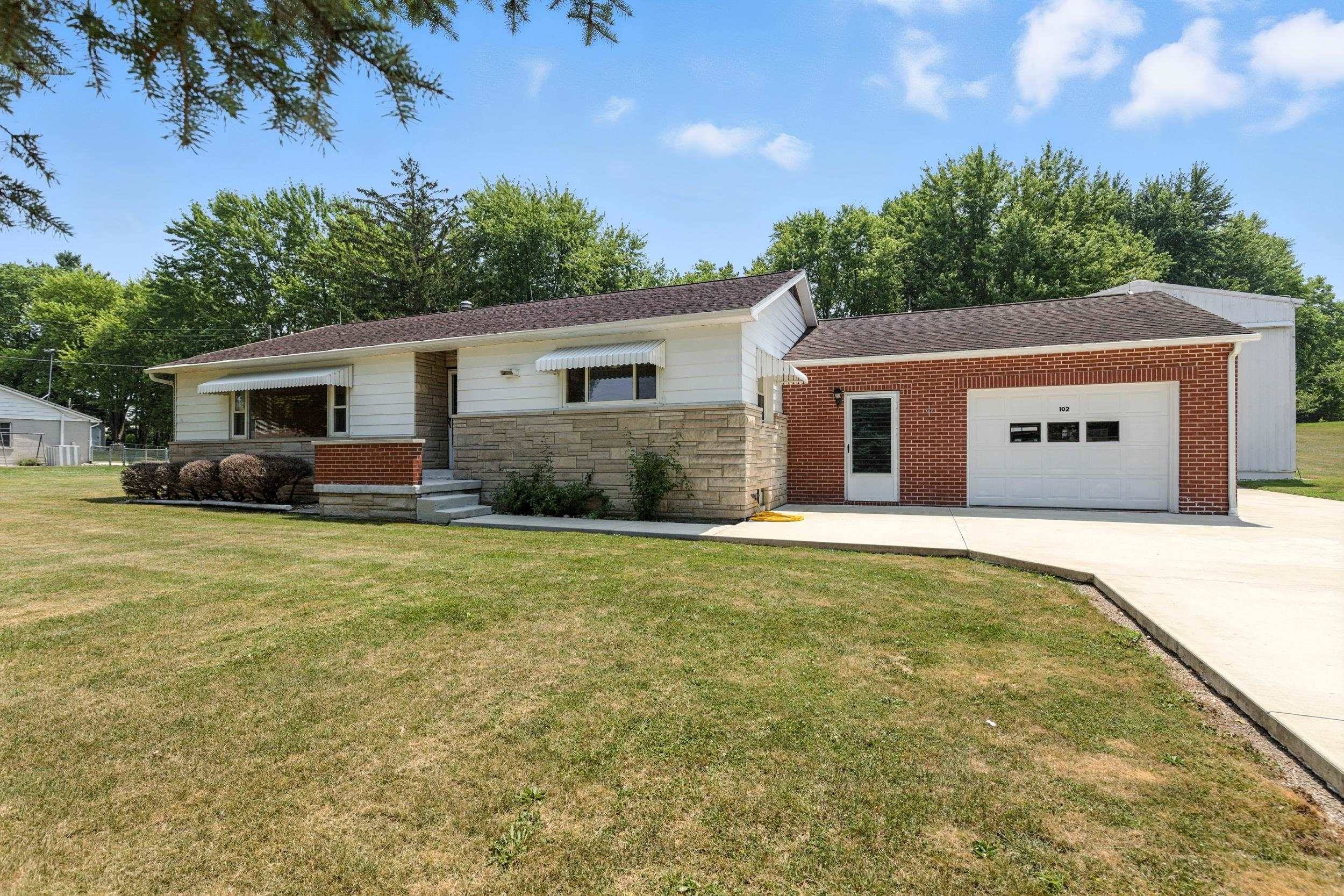 Wolcottville, IN 46795,102 Woodruff Road