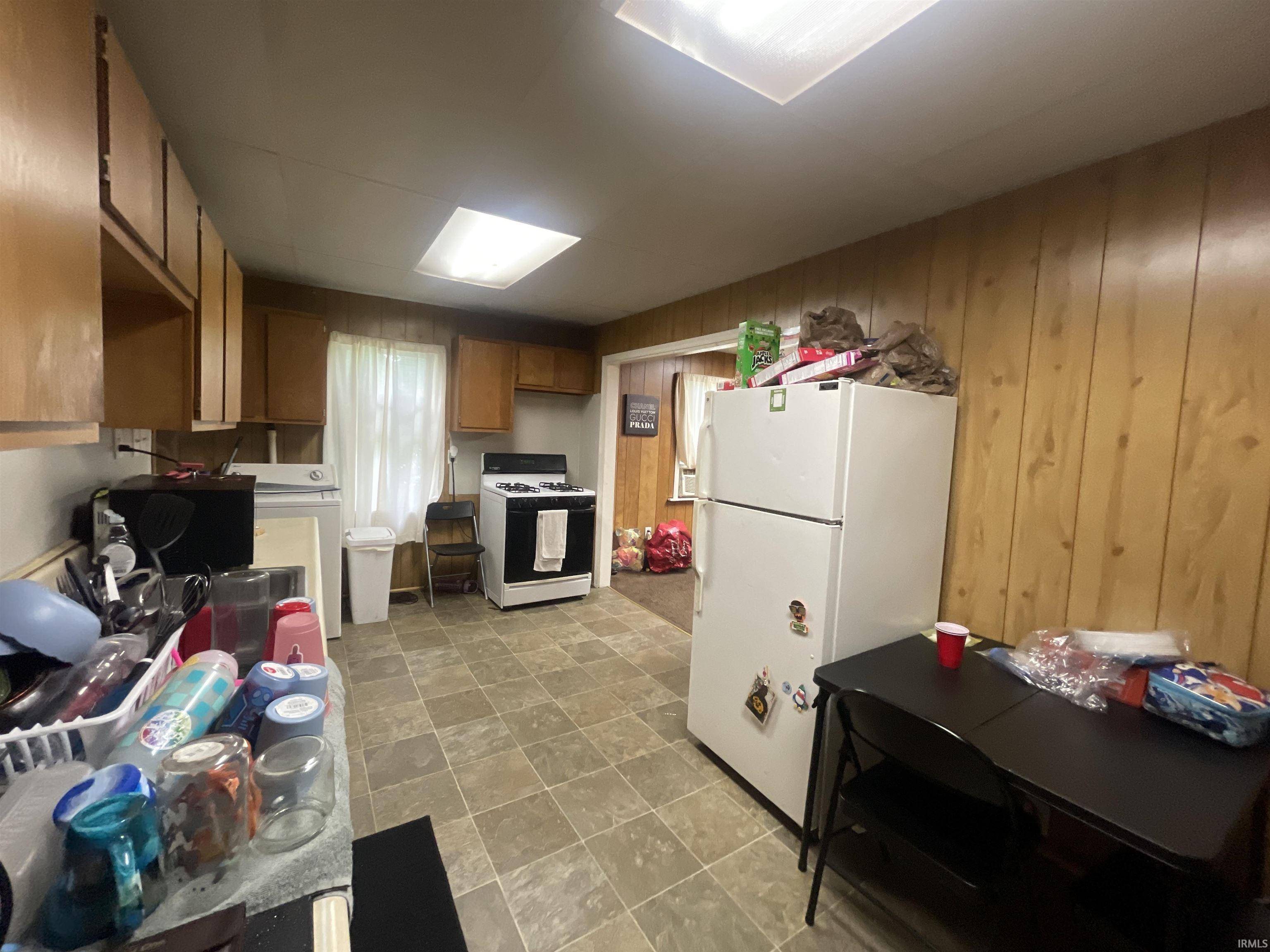Fort Wayne, IN 46808-3128,525 Irene Avenue