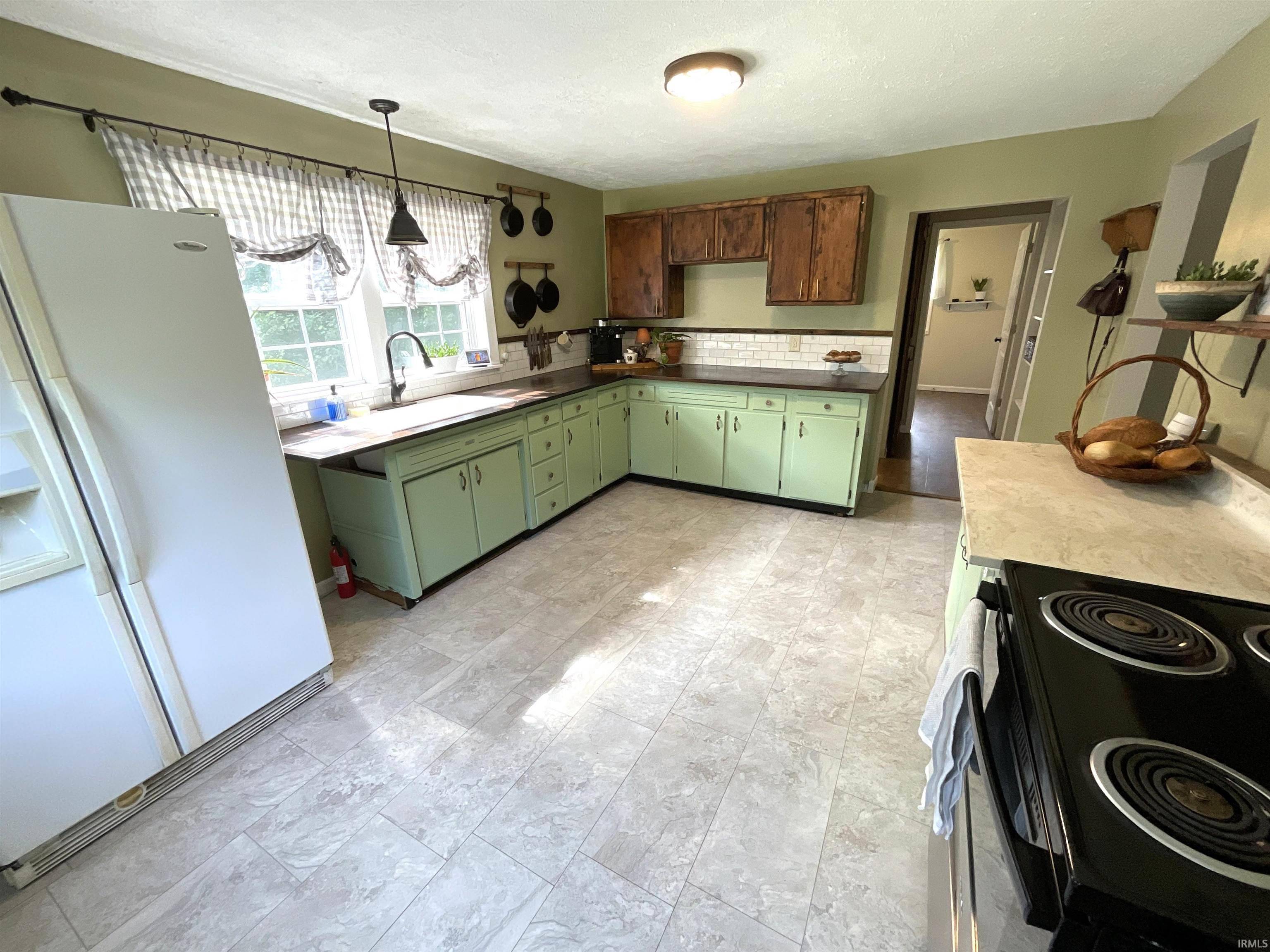 Solsberry, IN 47459,7502 N State Road 43