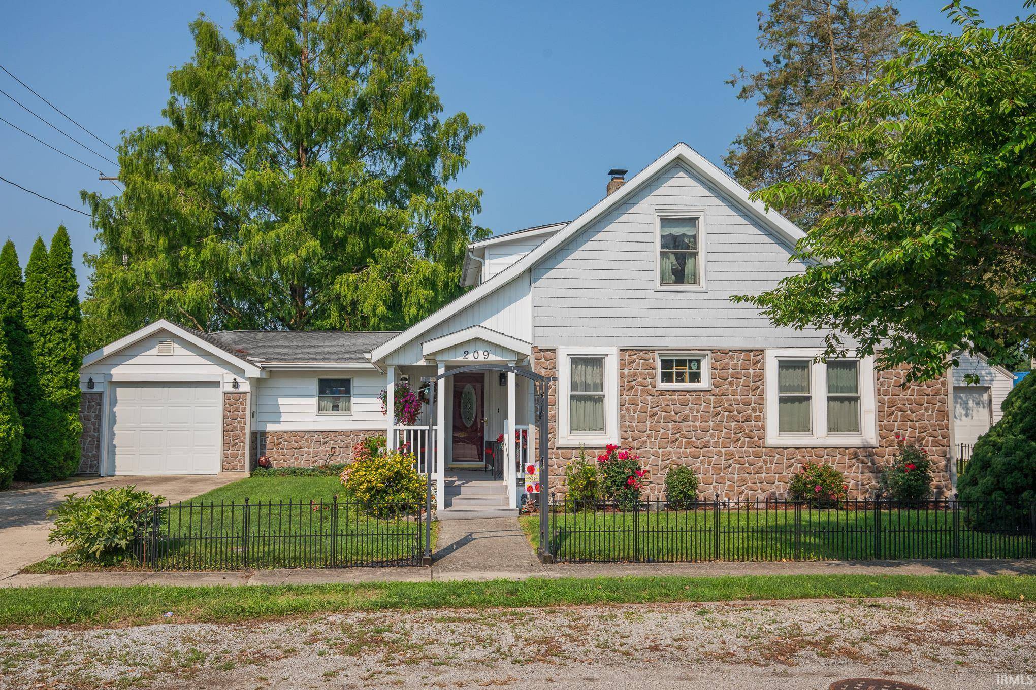 Ossian, IN 46777,209 N Ogden Street