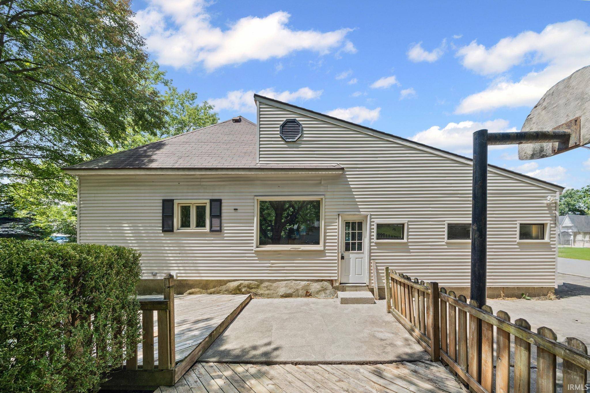 Fowler, IN 47944,301 S Grant Avenue