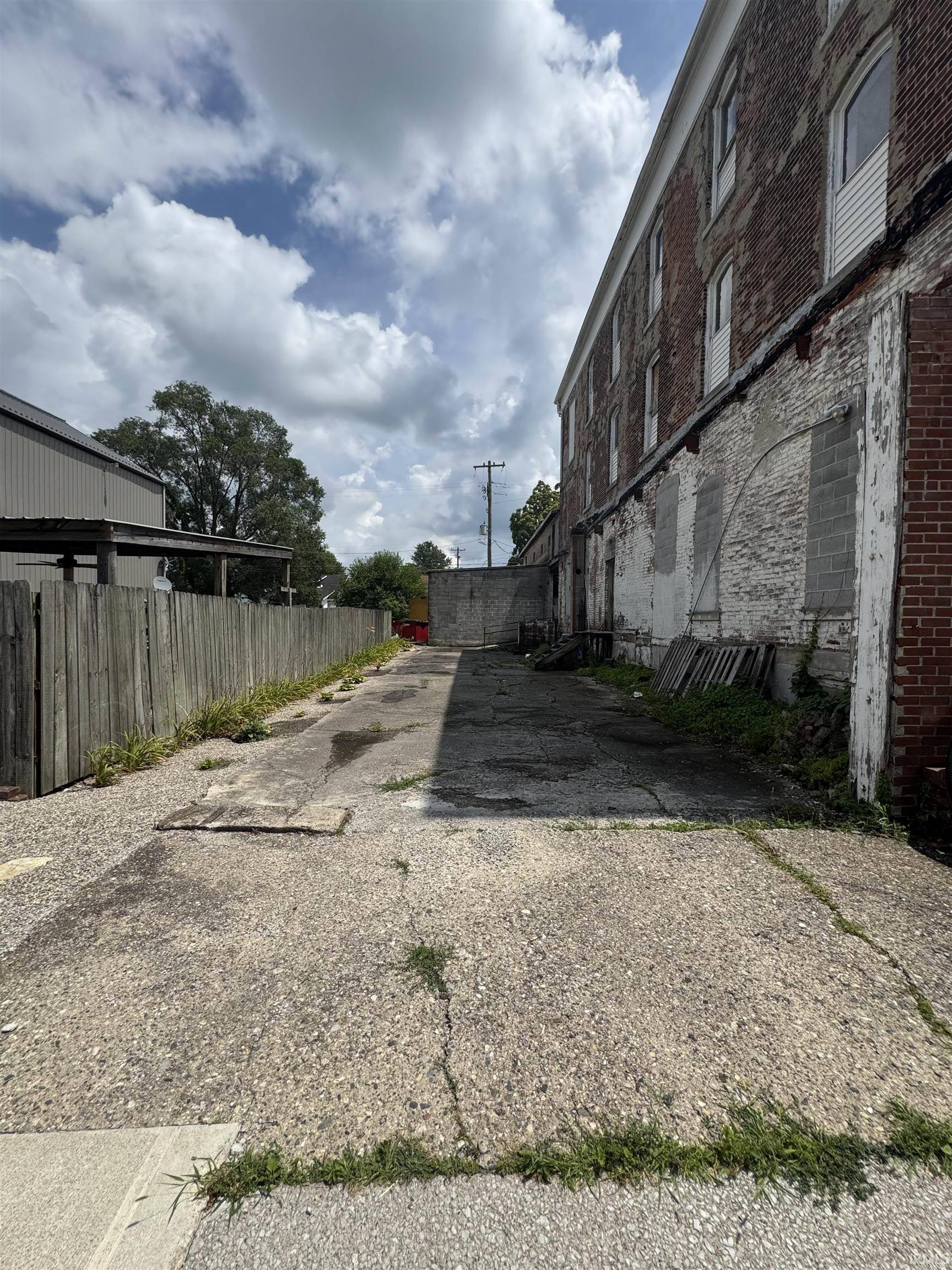 Andrews, IN 46702,75 S Main Street