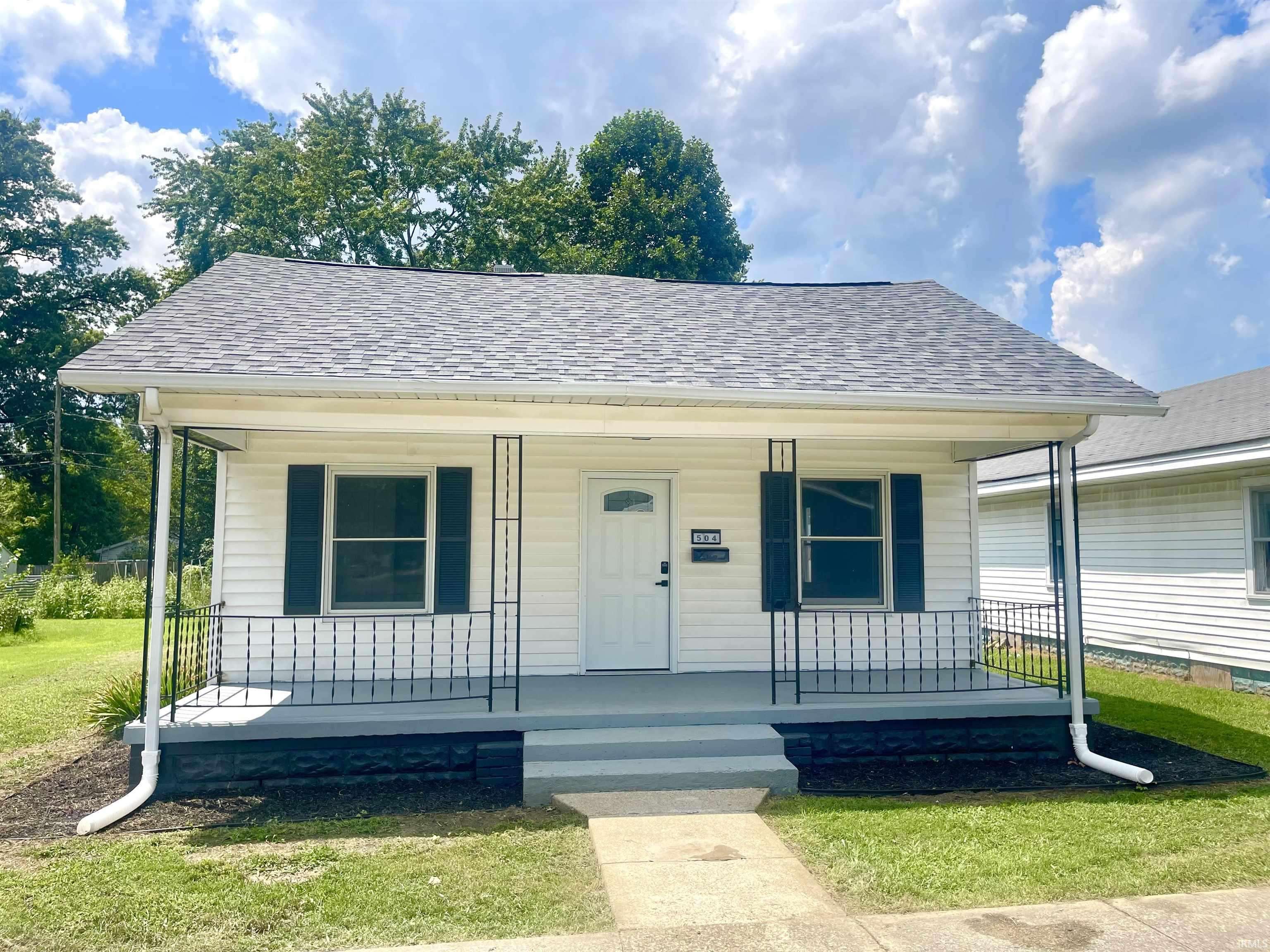 Bicknell, IN 47512,504 S Maple Street
