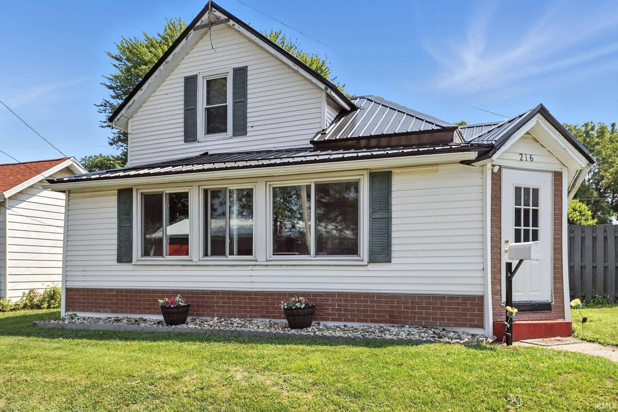 Kendallville, IN 46755,216 N Riley Street