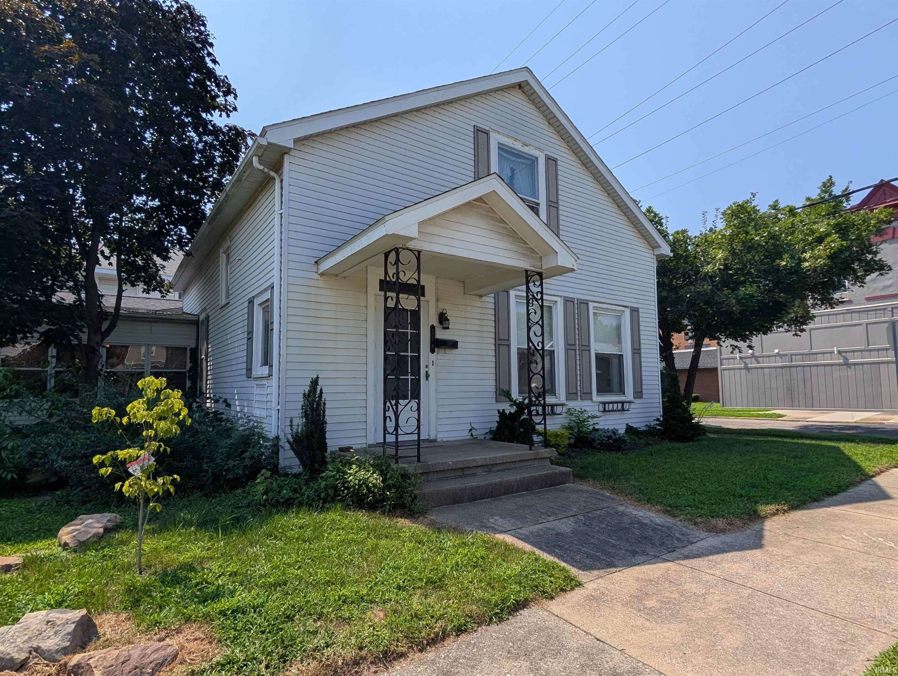 Vincennes, IN 47591,314 S 6th Street