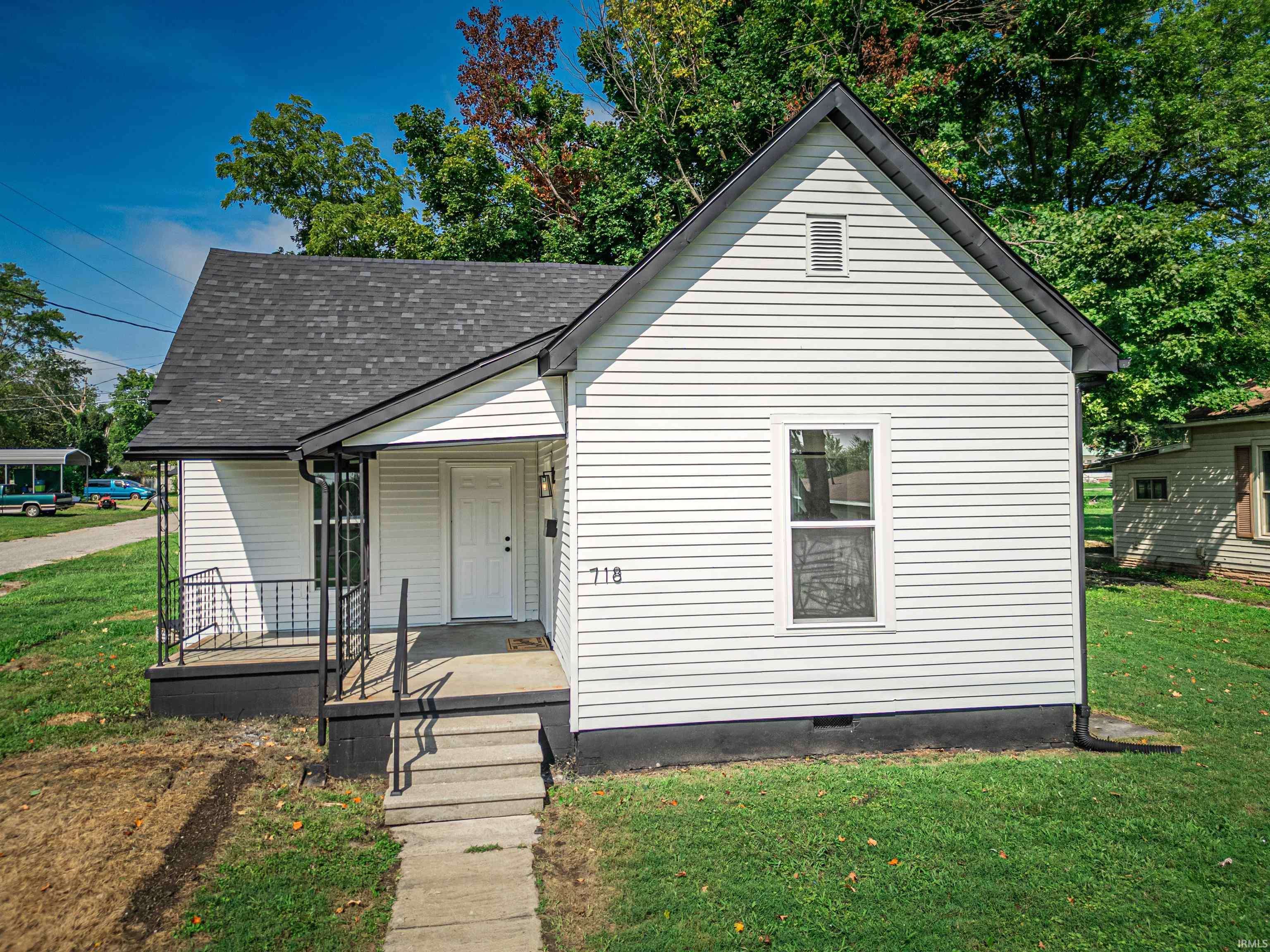 Bicknell, IN 47512,718 S Illinois Street
