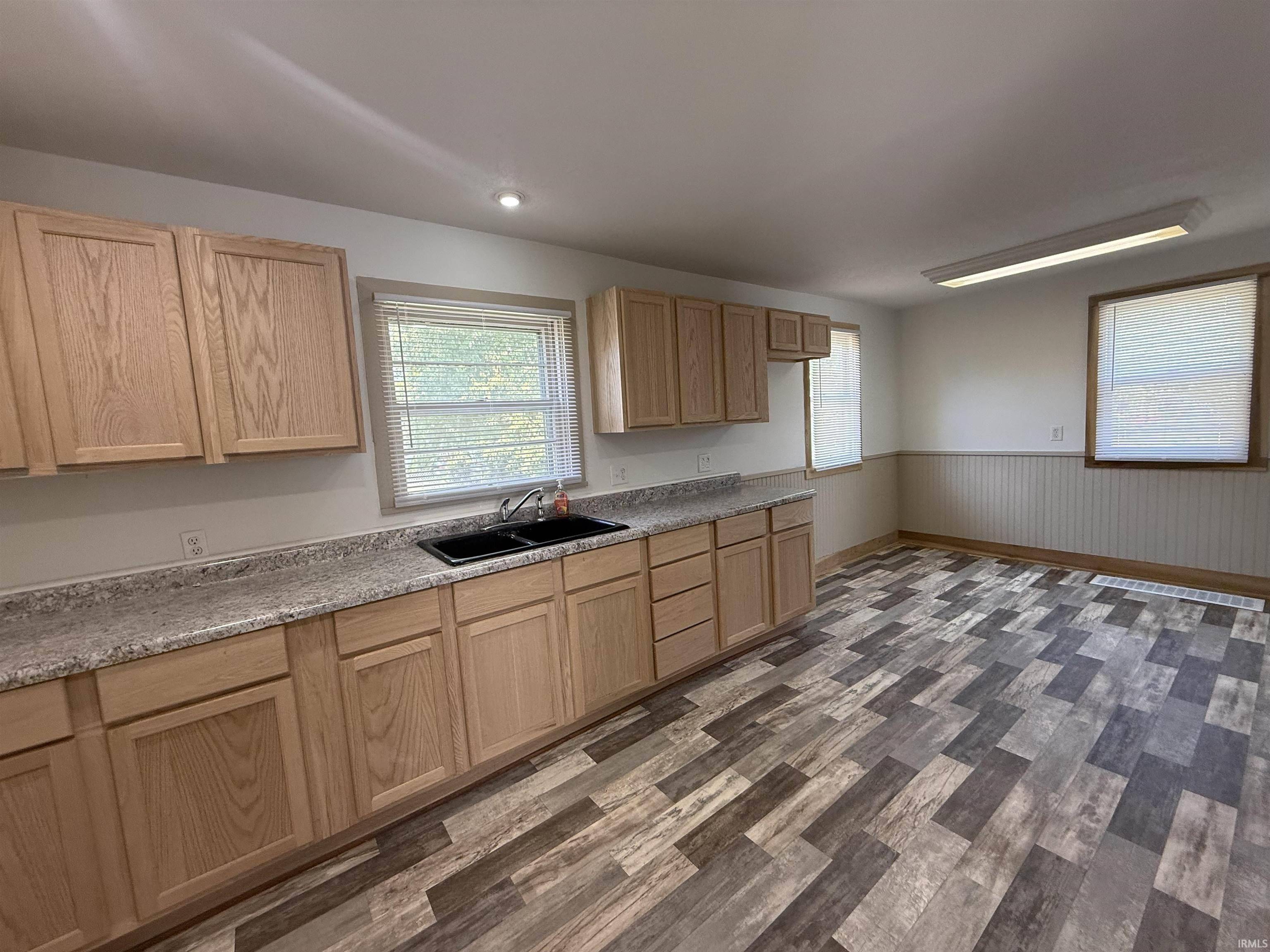 Huntington, IN 46750,1242 DEARBORN Street