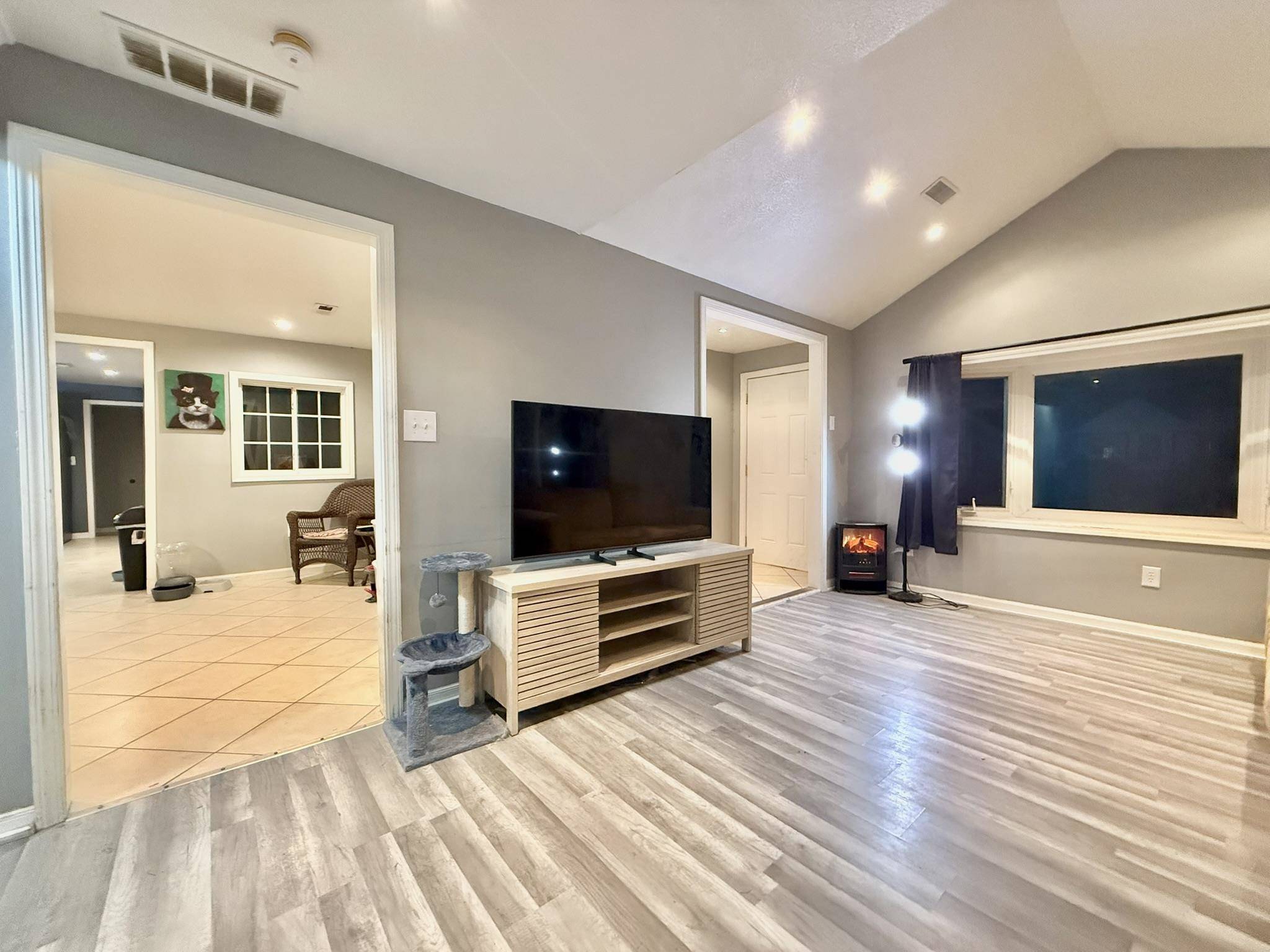 Mishawaka, IN 46545,1719 Maplehurst Avenue