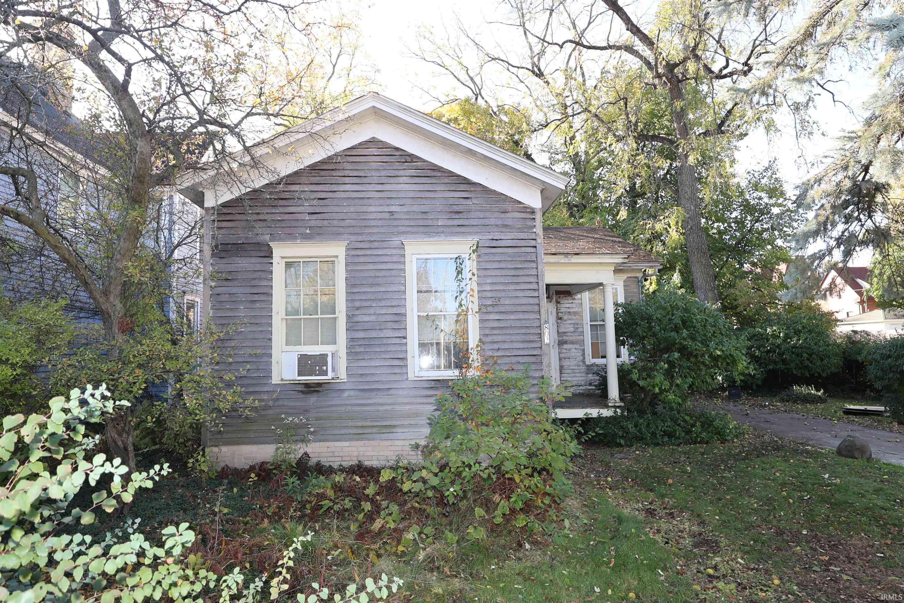 South Bend, IN 46601,802 W Colfax Street