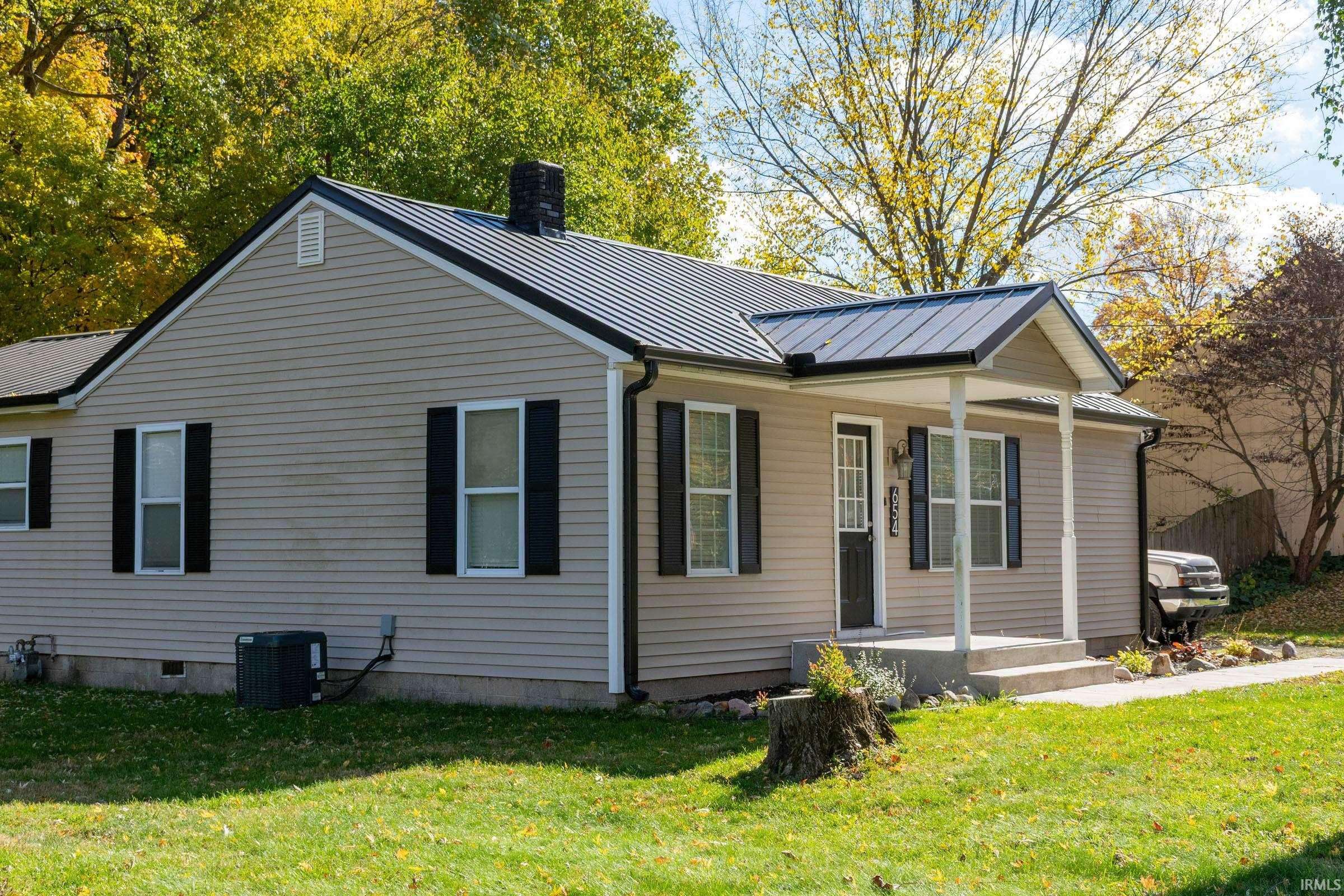 Osceola, IN 46561,654 S Apple Road