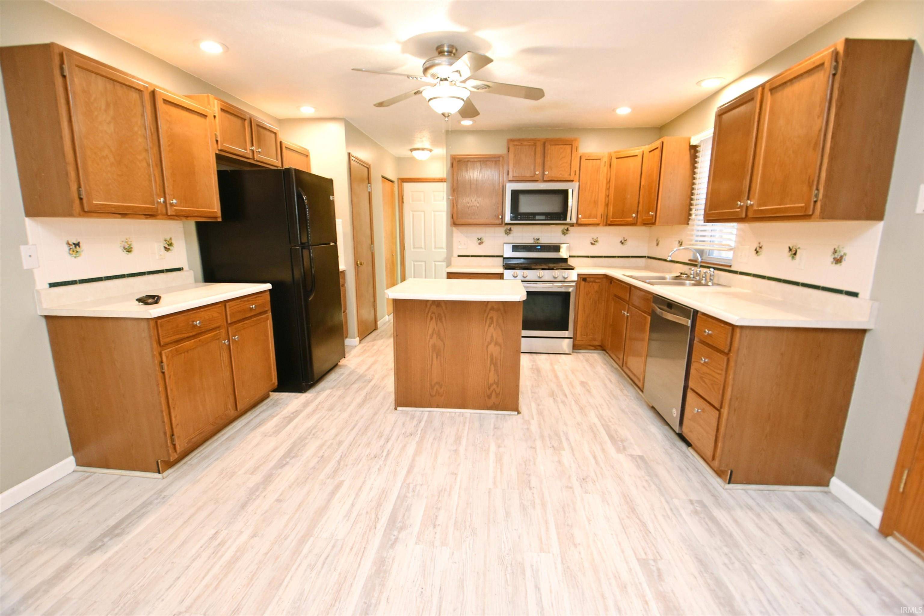 Granger, IN 46530-5804,10231 Ashleys Meadow Drive