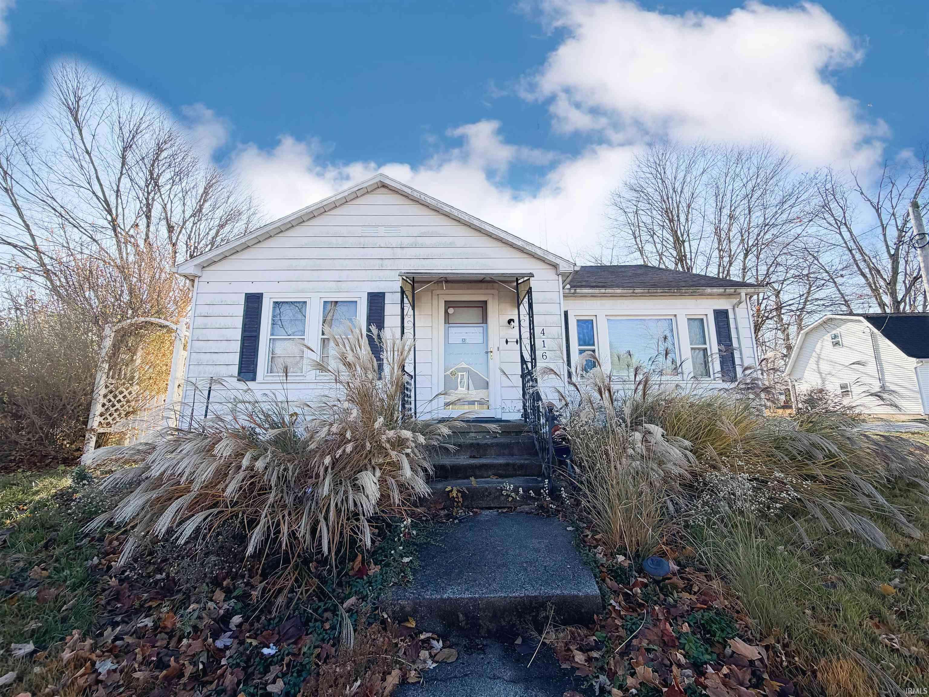 Columbia City, IN 46725-2204,416 E Jackson Street