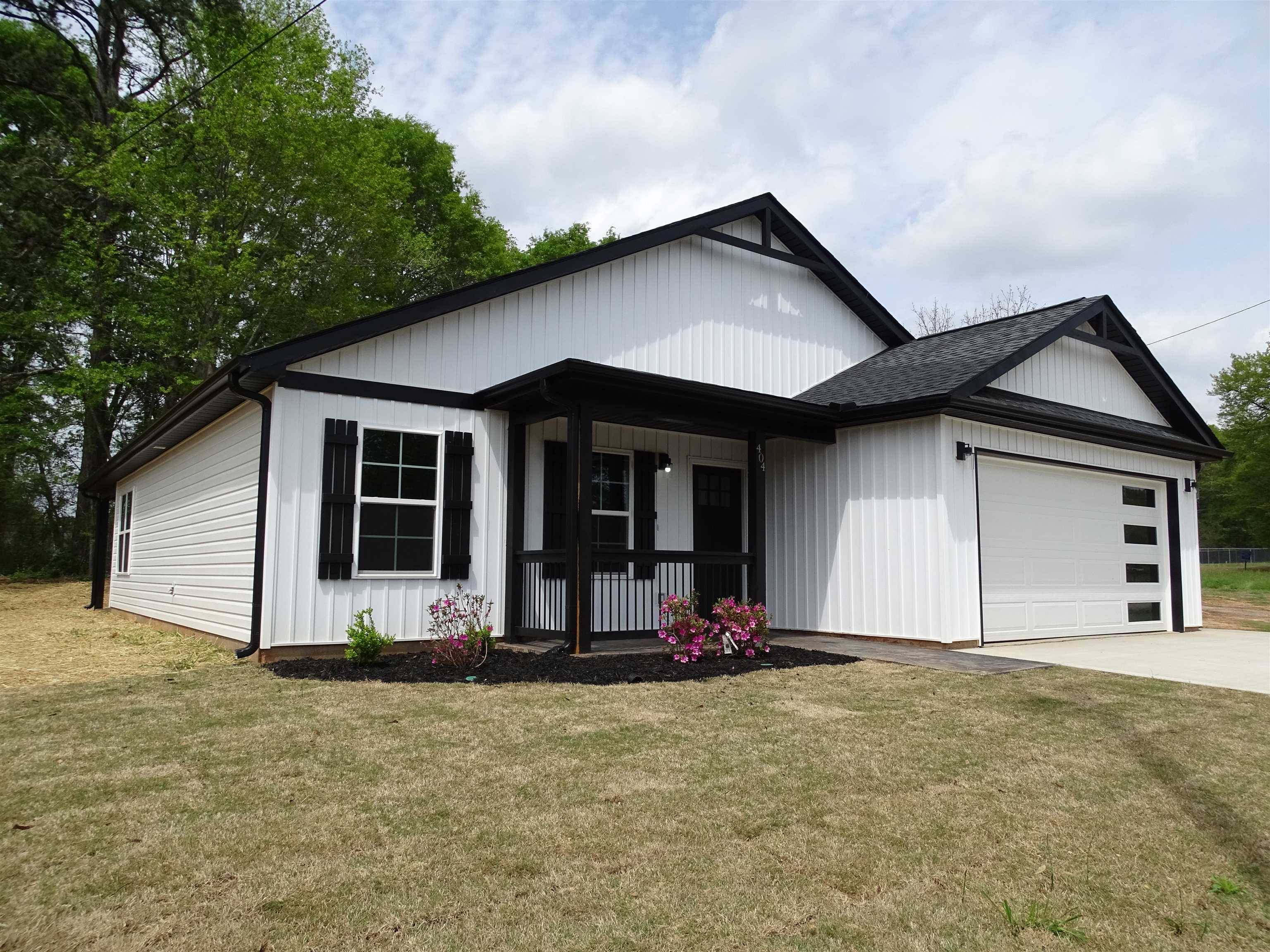 Chesnee, SC 29323,404 W Manning Street