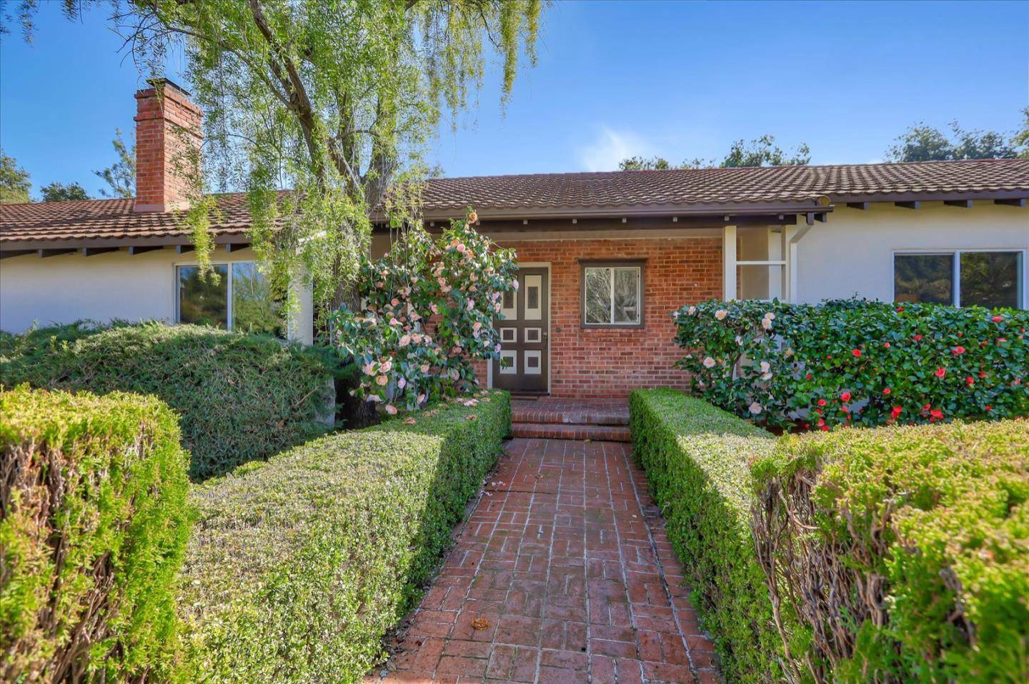 Saratoga, CA 95070,20034 Herriman Avenue