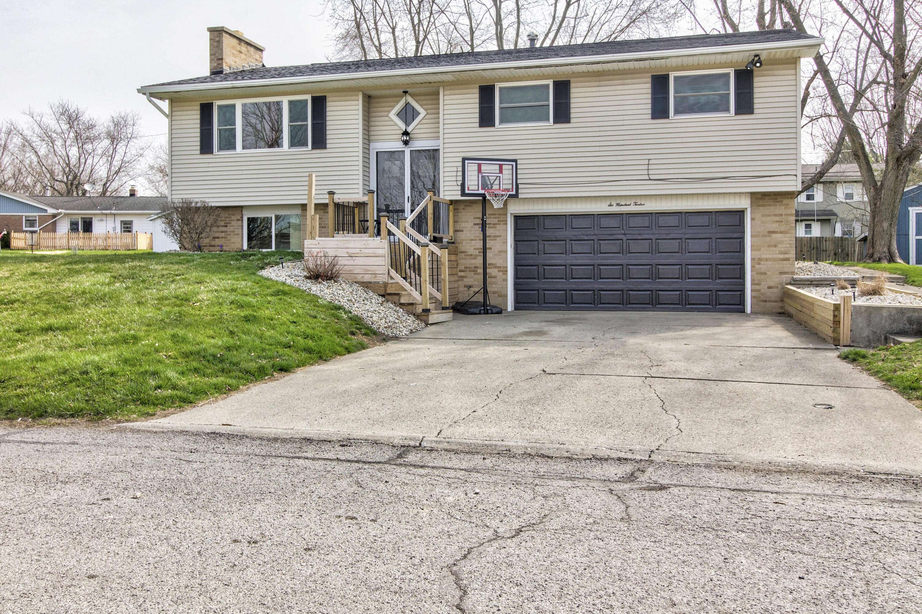 Bellefontaine, OH 43311,612 Hillcrest Drive