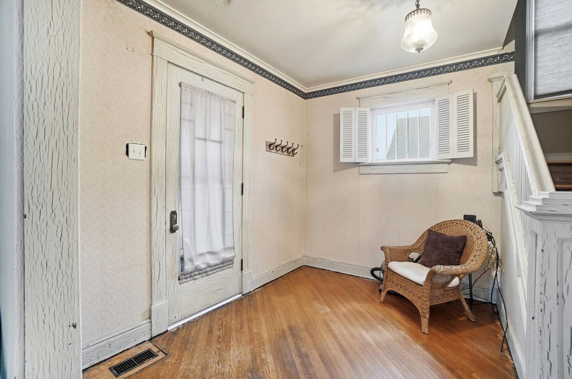 Wapakoneta, OH 45895,307 W Benton Street