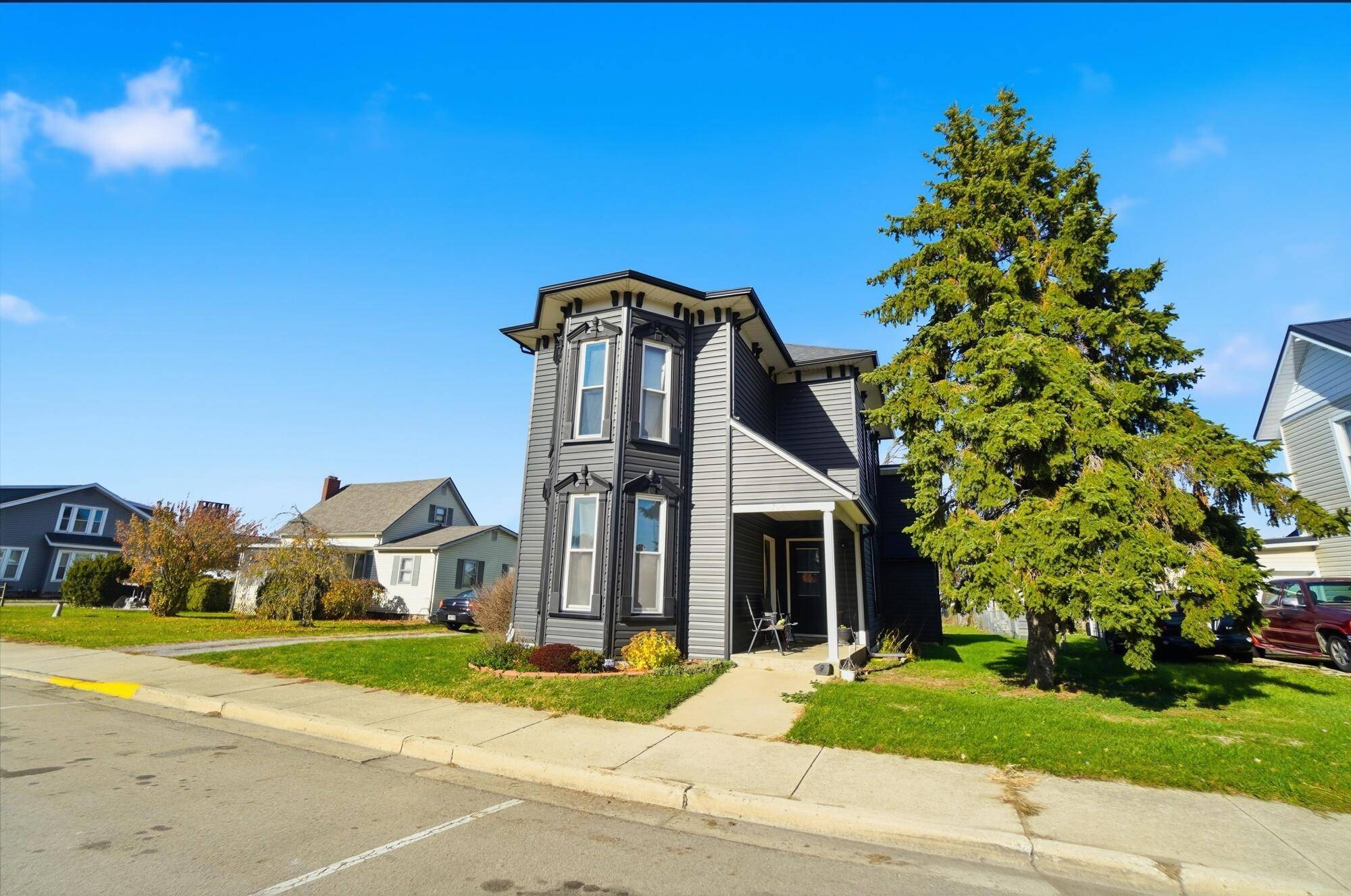 Jackson Center, OH 45334,206 W Pike Street