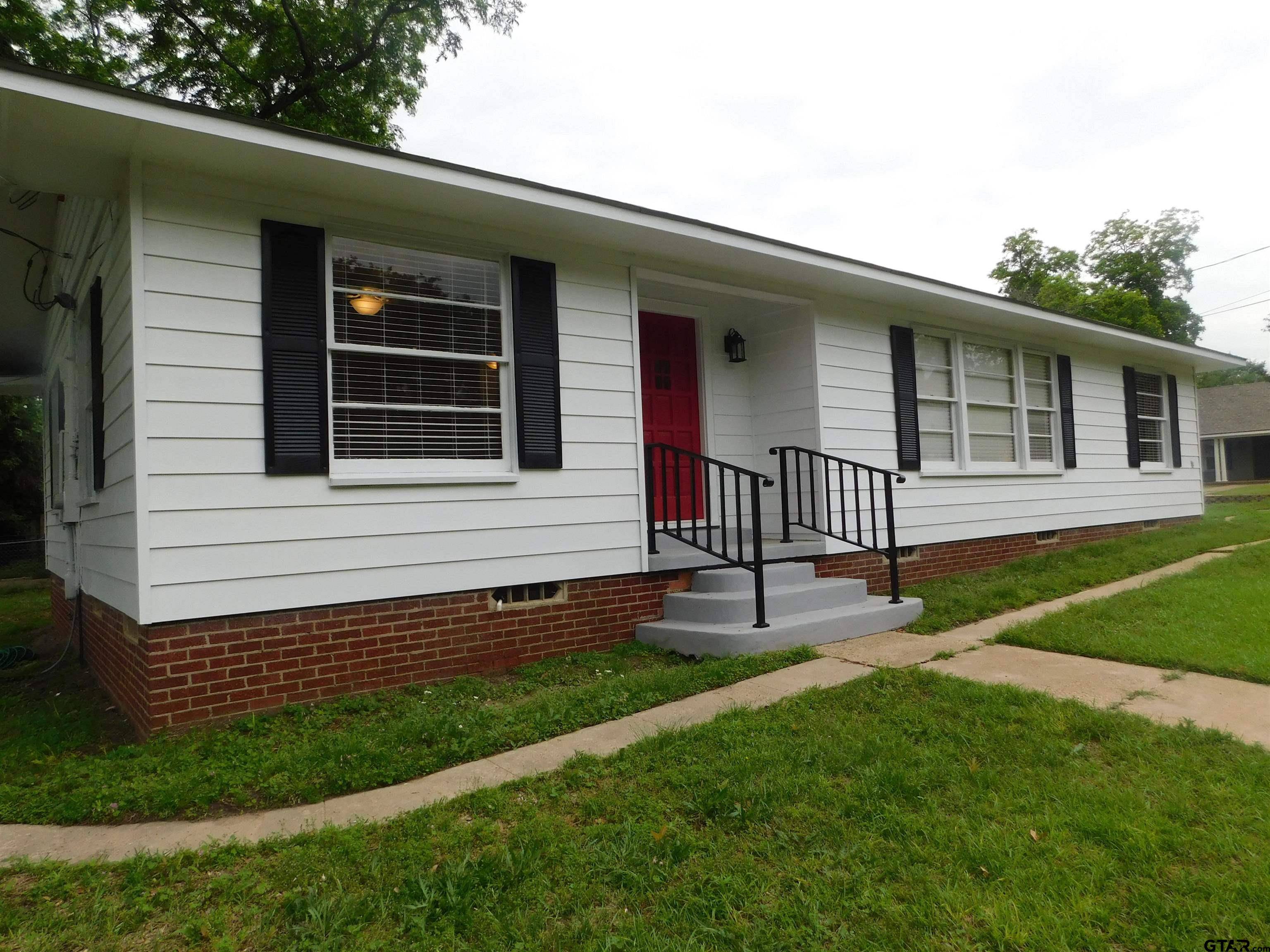 Mineola, TX 75773,316 N NEWSOM