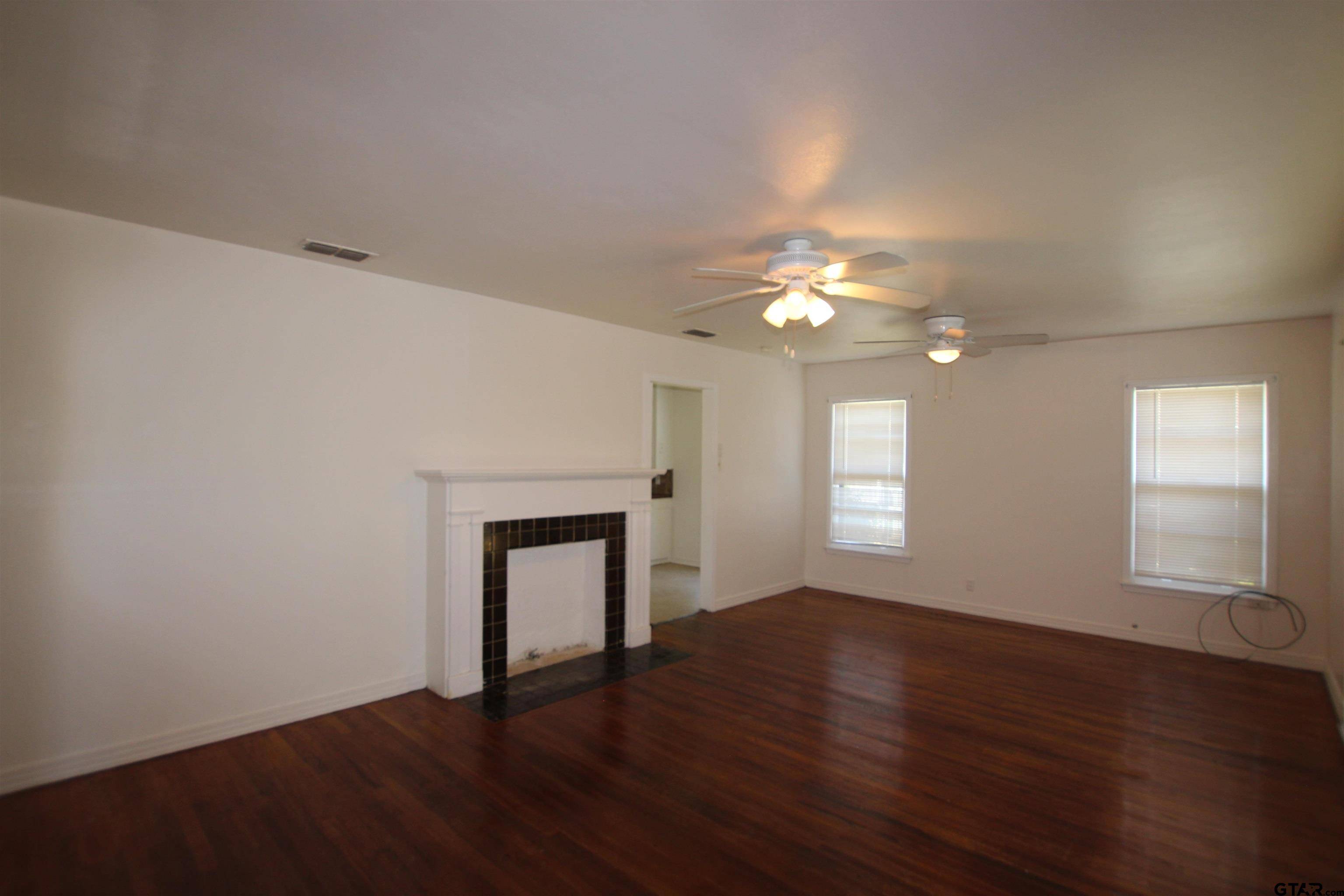 Tyler, TX 75701,853 Palmer