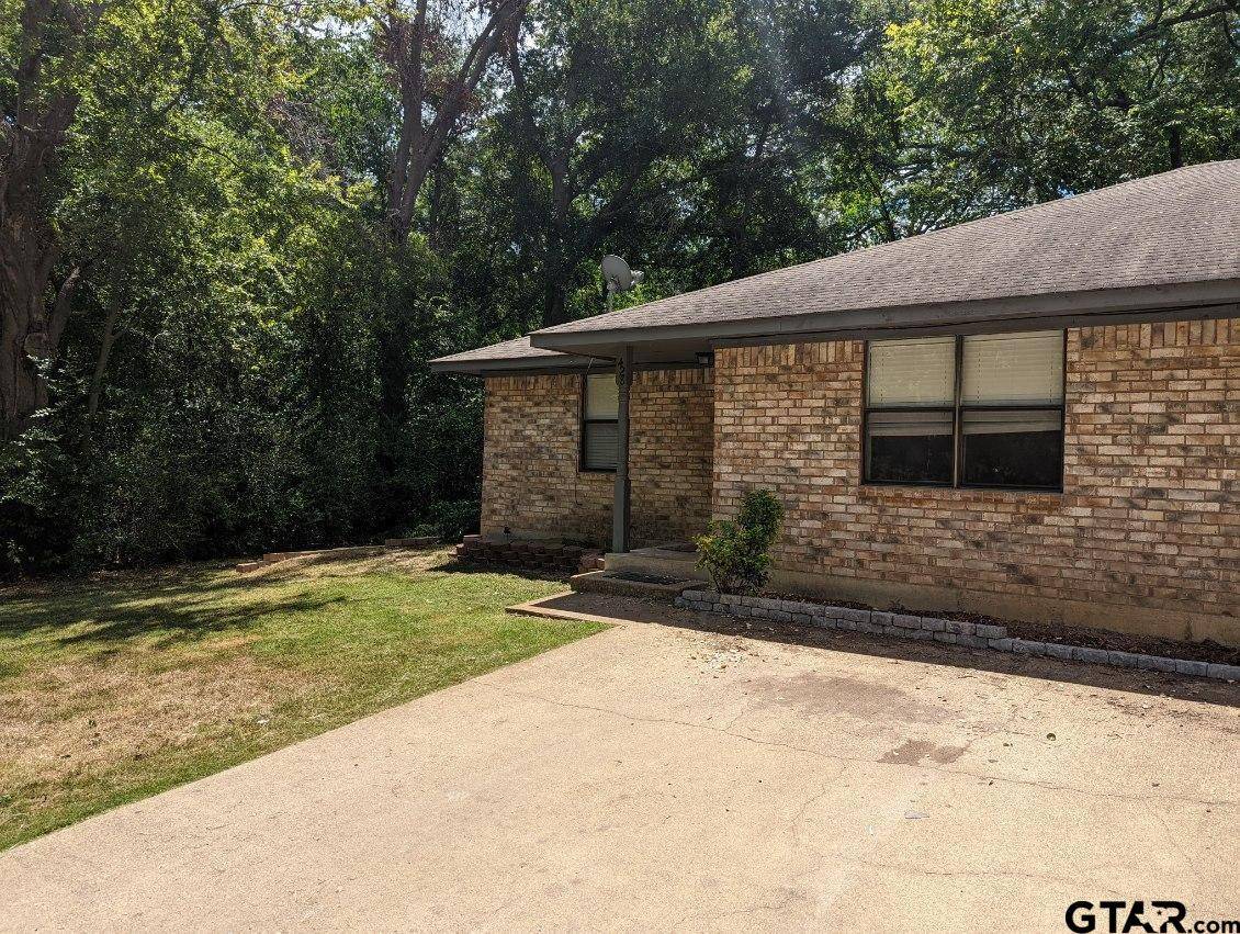 Mineola, TX 75773,428 Clara St.