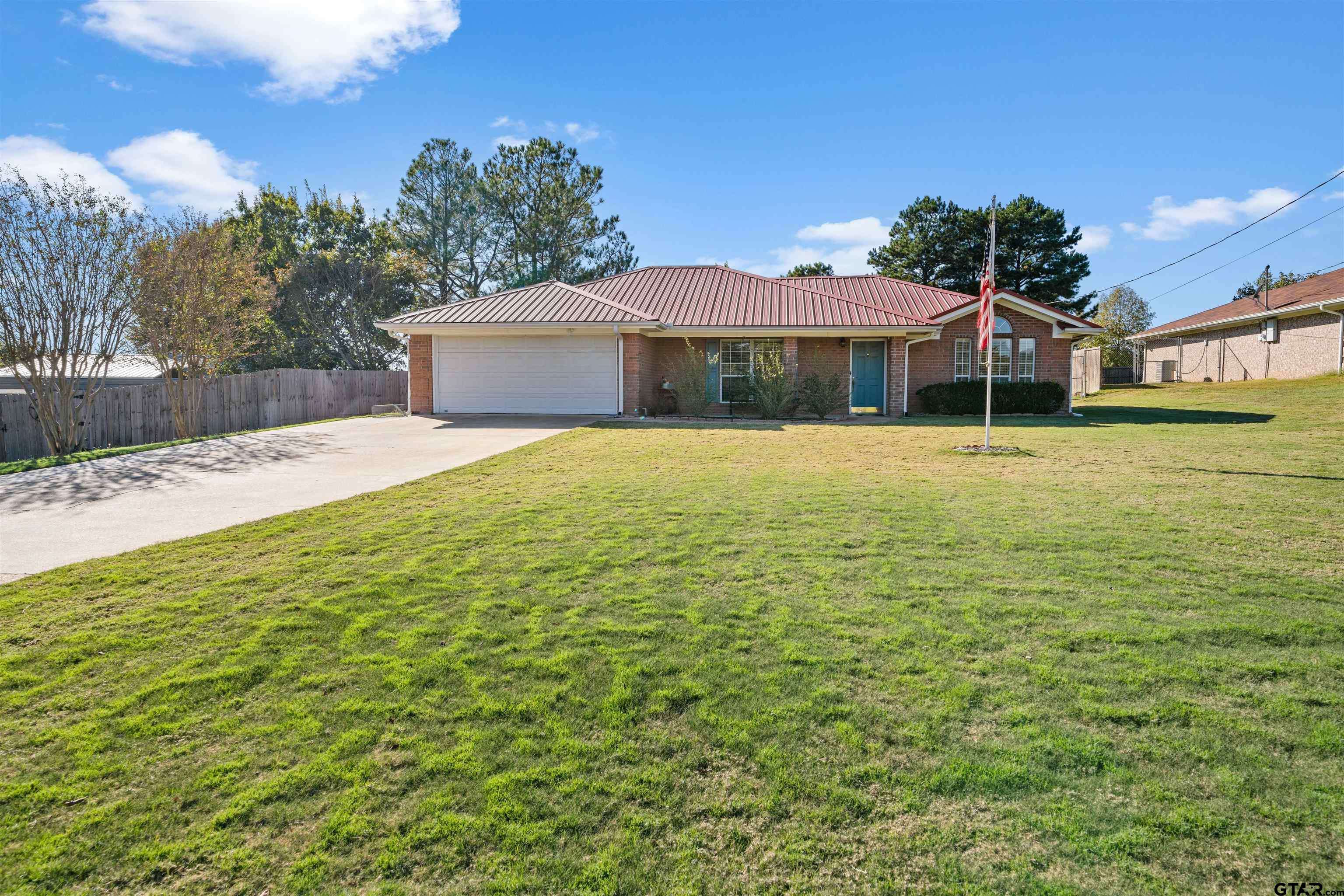 Mineola, TX 75773,259 CR 2220