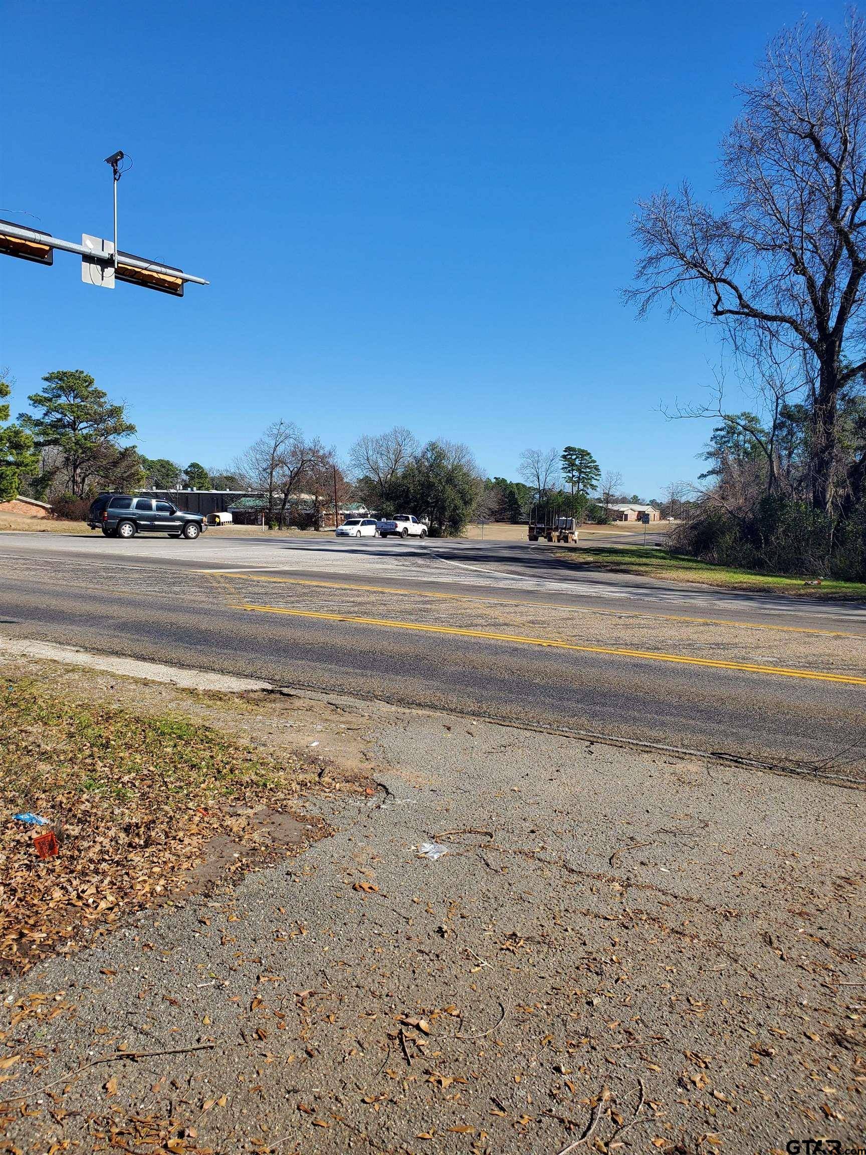 Gladewater, TX 75647,831 N Main