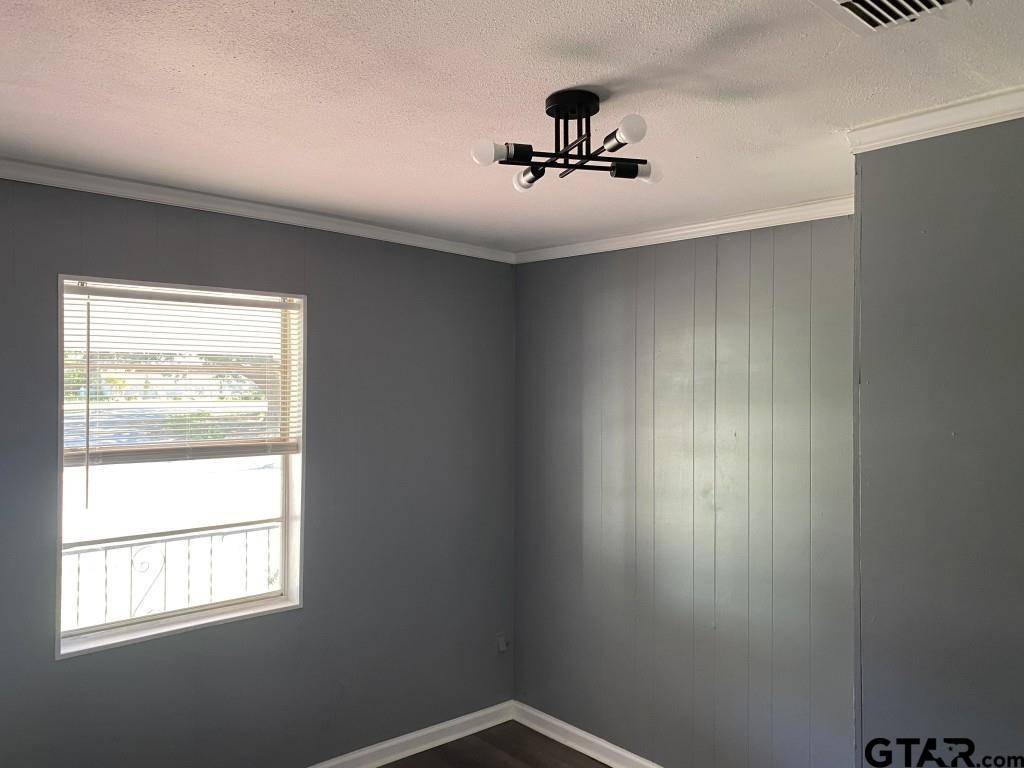 Arp, TX 75750,205 Mills St.