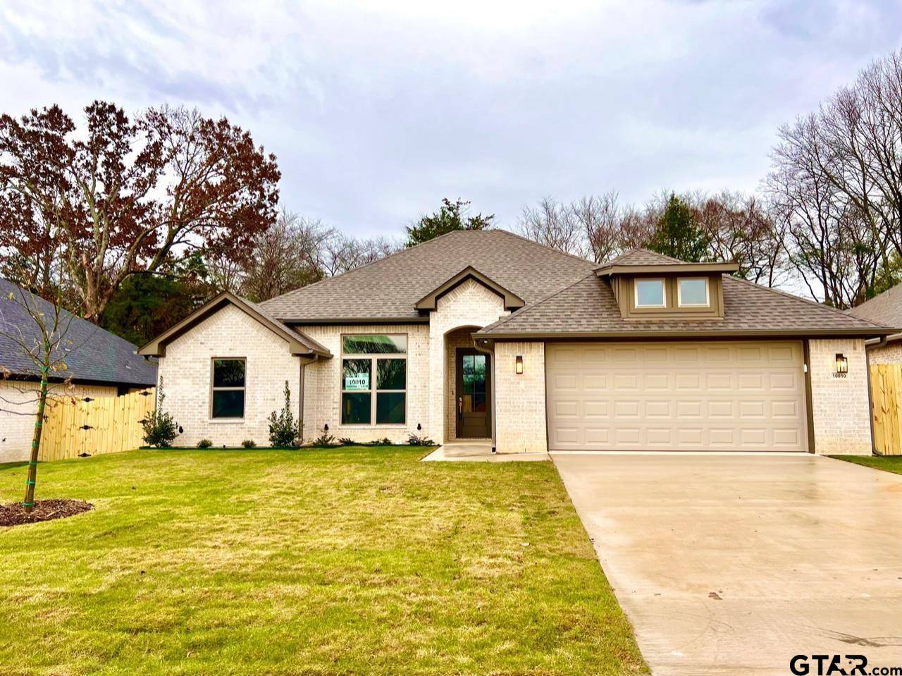 Flint, TX 75762,10010 Goldcrest Dr.