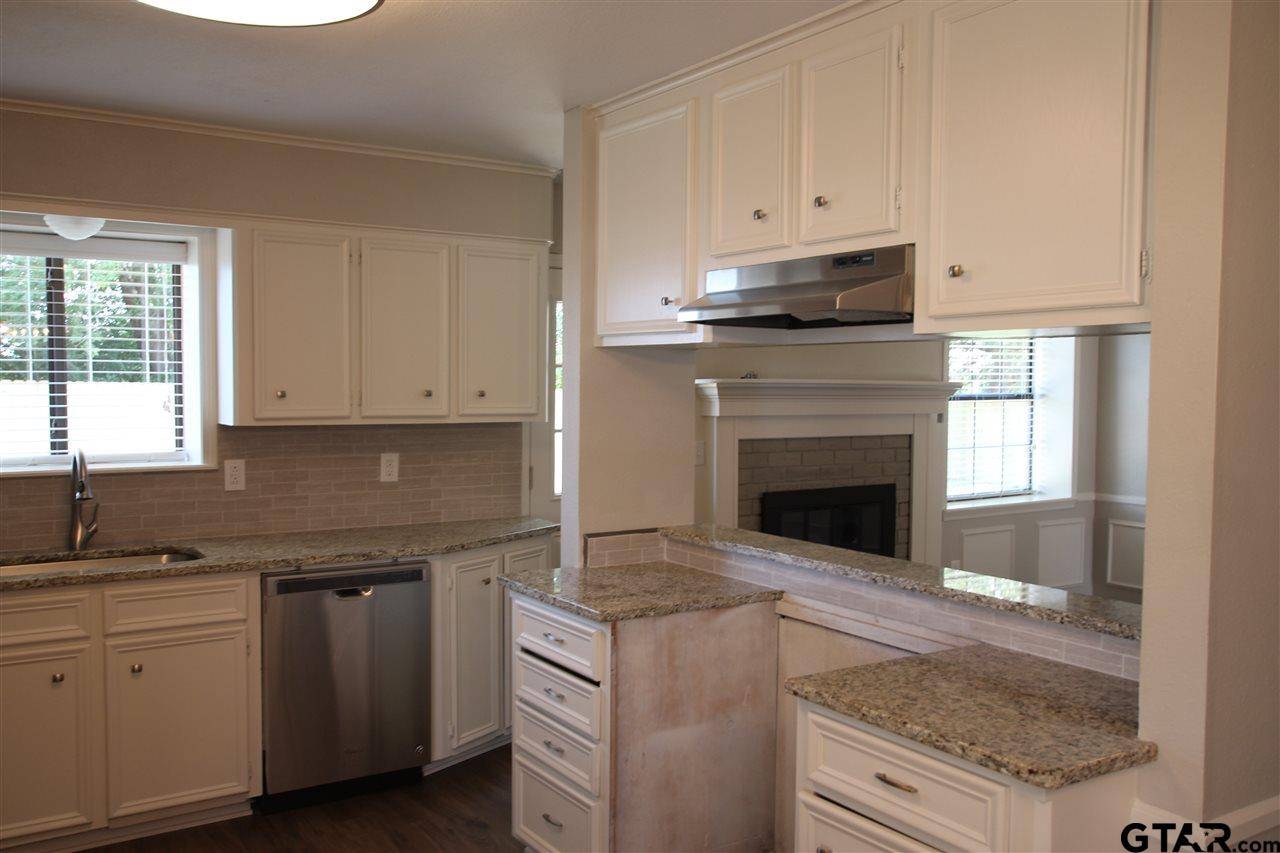 Whitehouse, TX 75791,907 Christopher