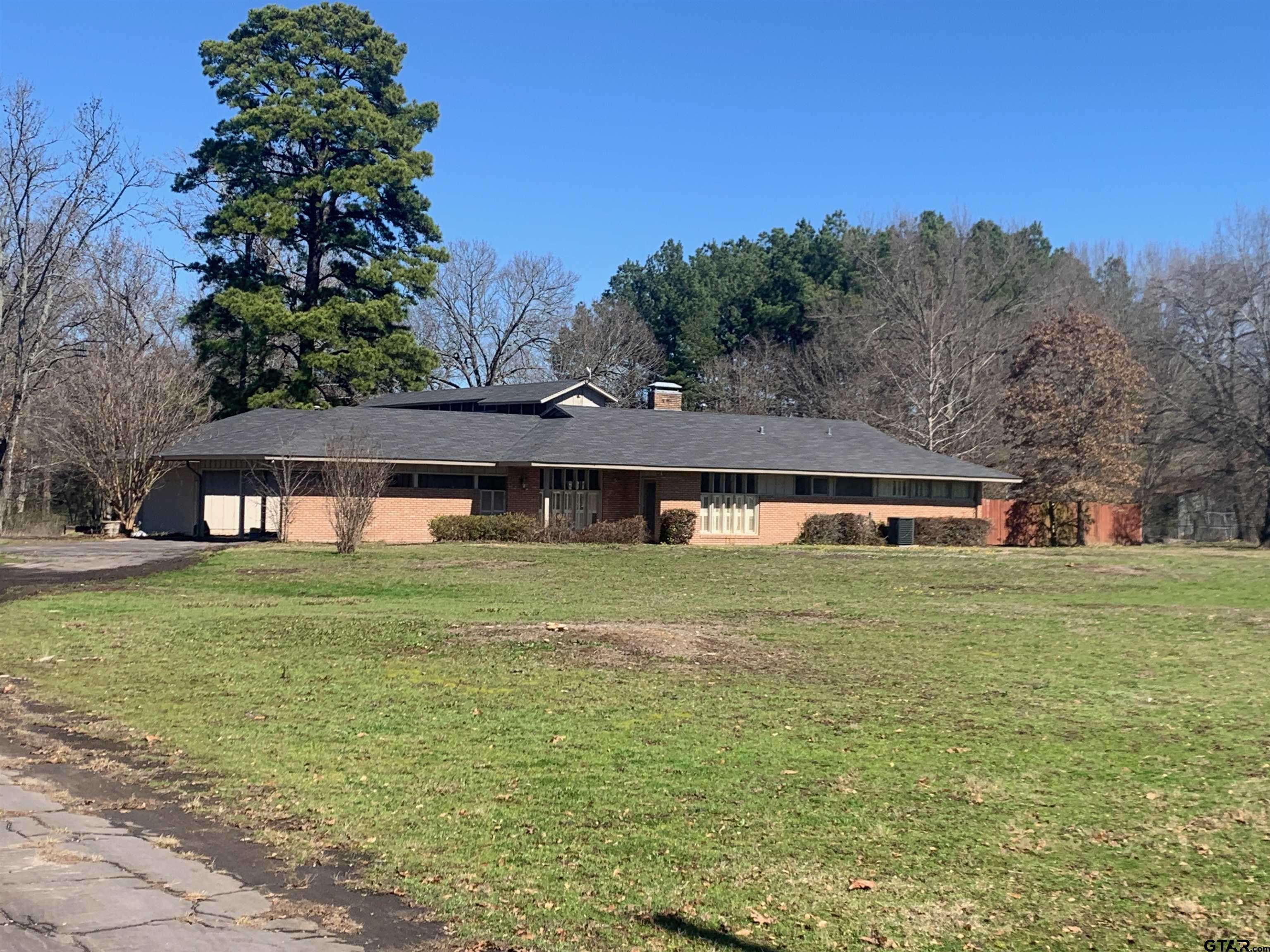 Quitman, TX 75783,829 E Goode