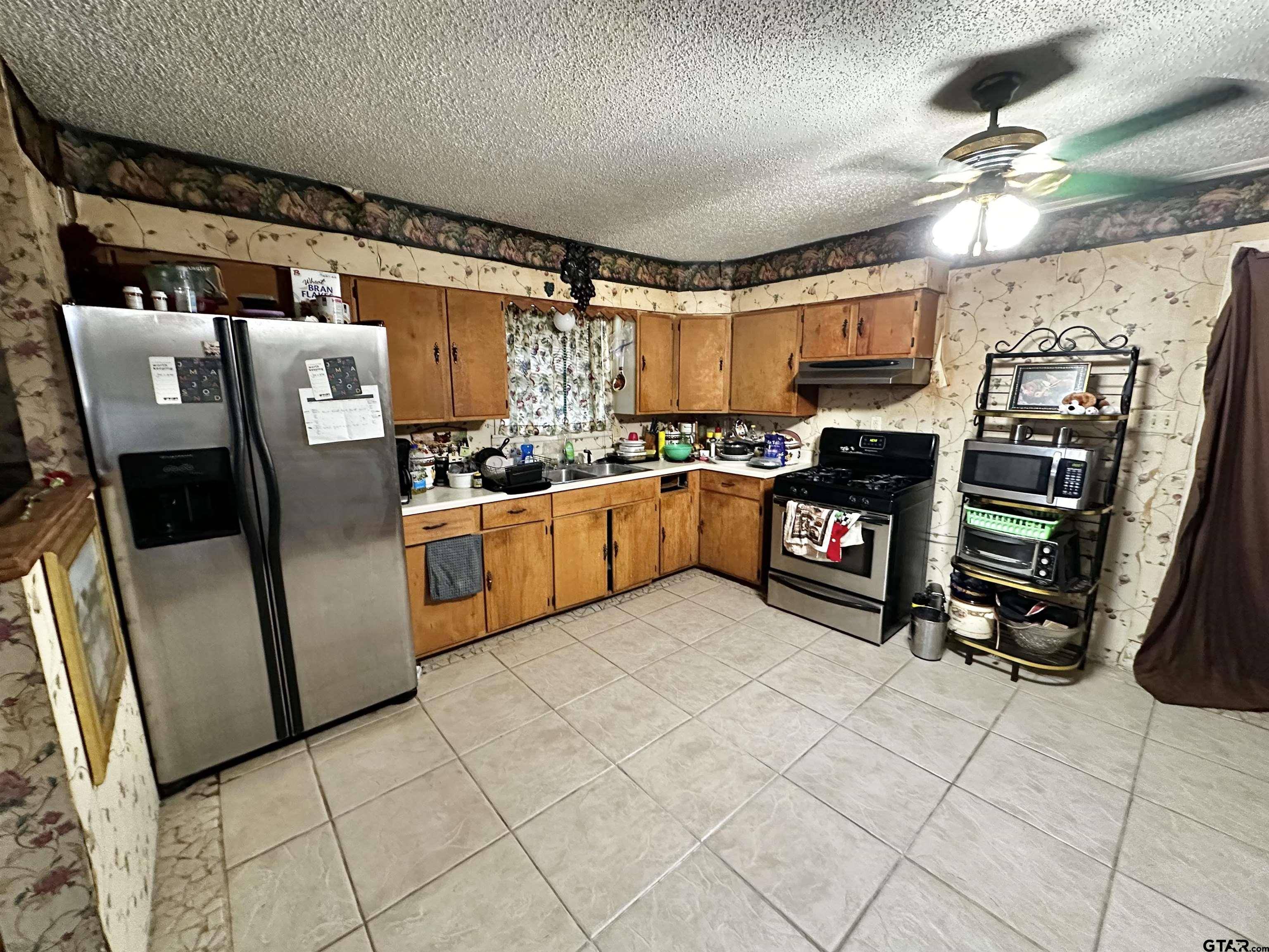 Lindale, TX 75771,209 W South St.