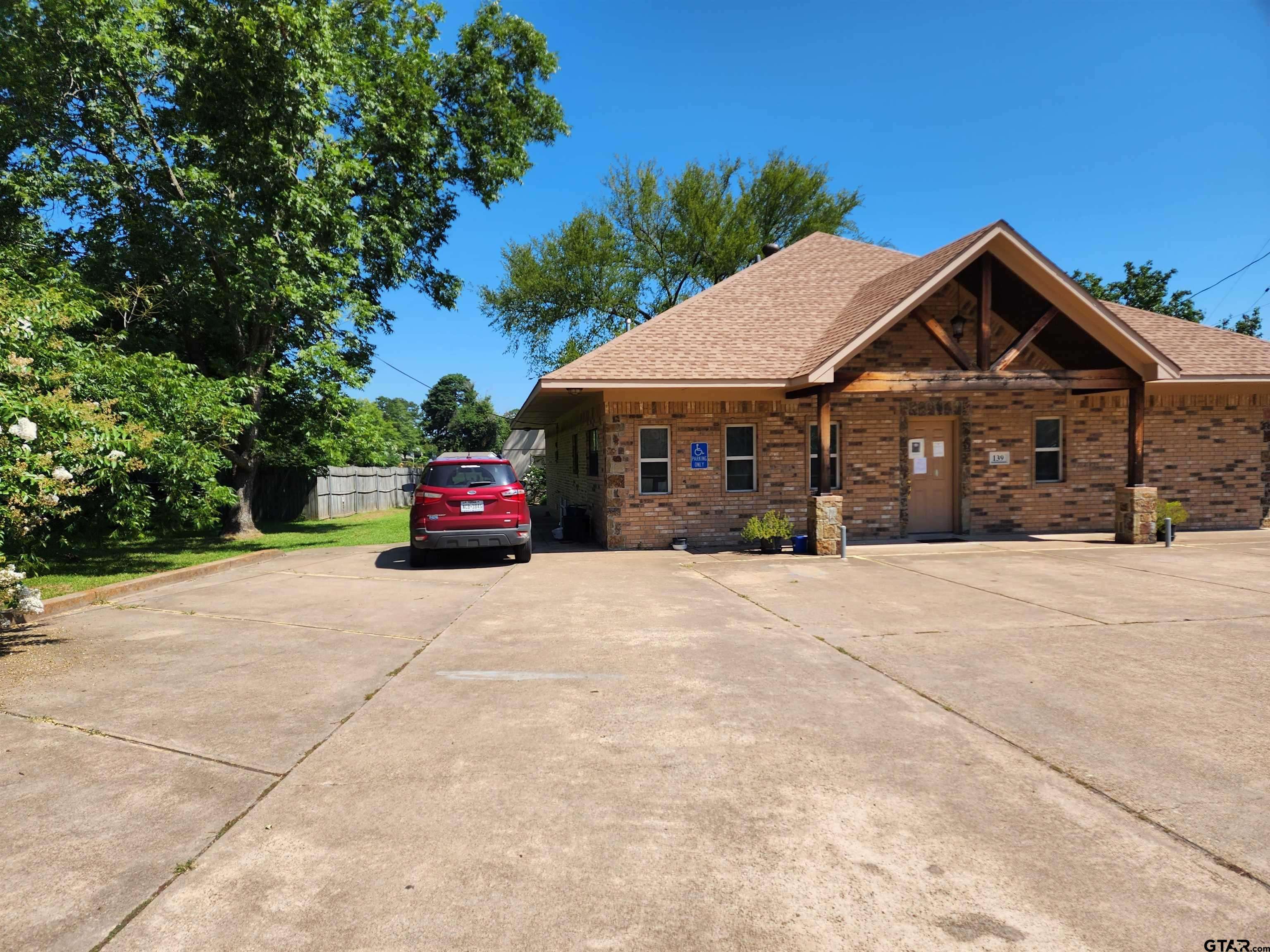 Mineola, TX 75773,139 Maxine