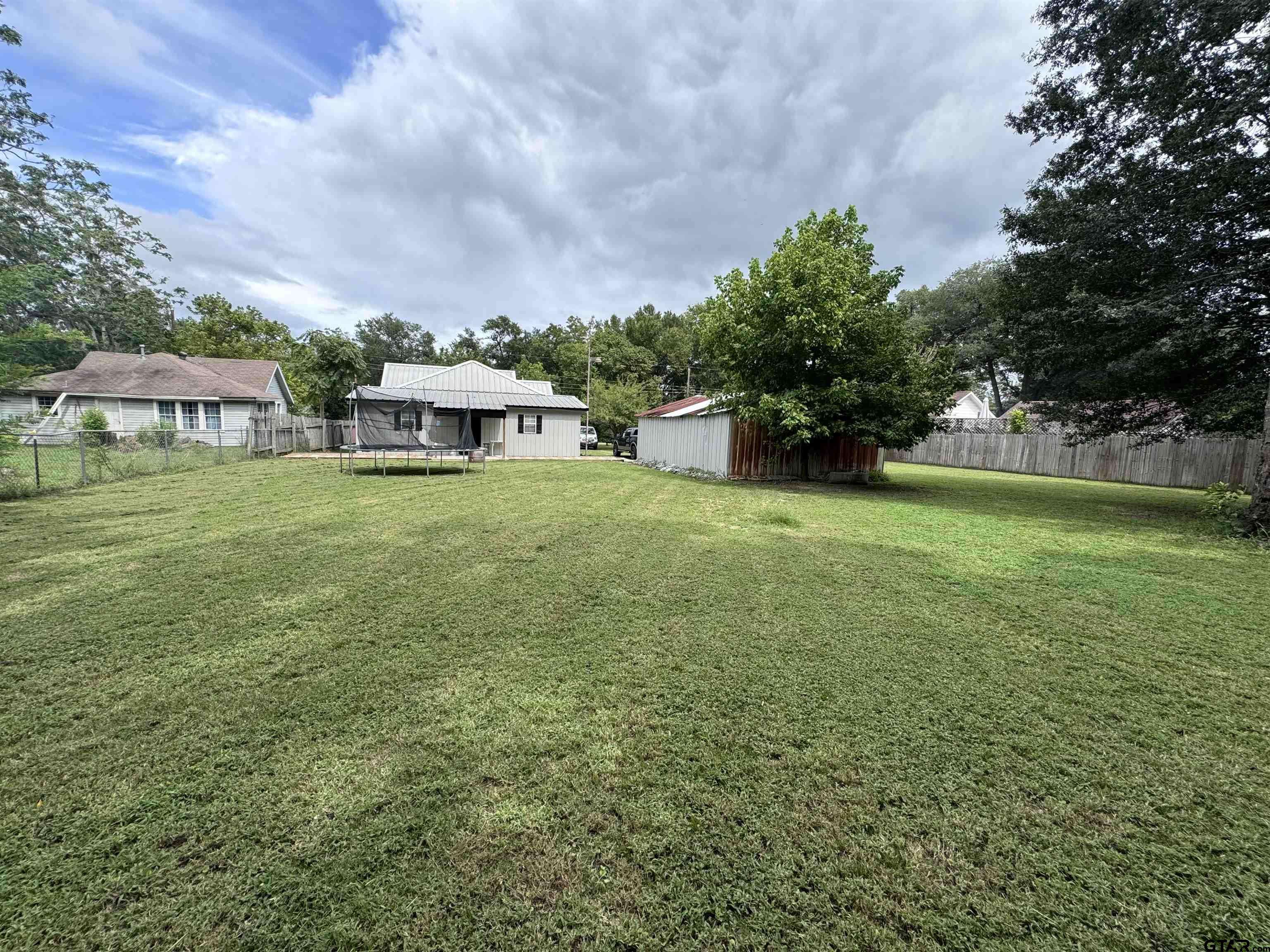 Grand Saline, TX 75140,515 N Oleander