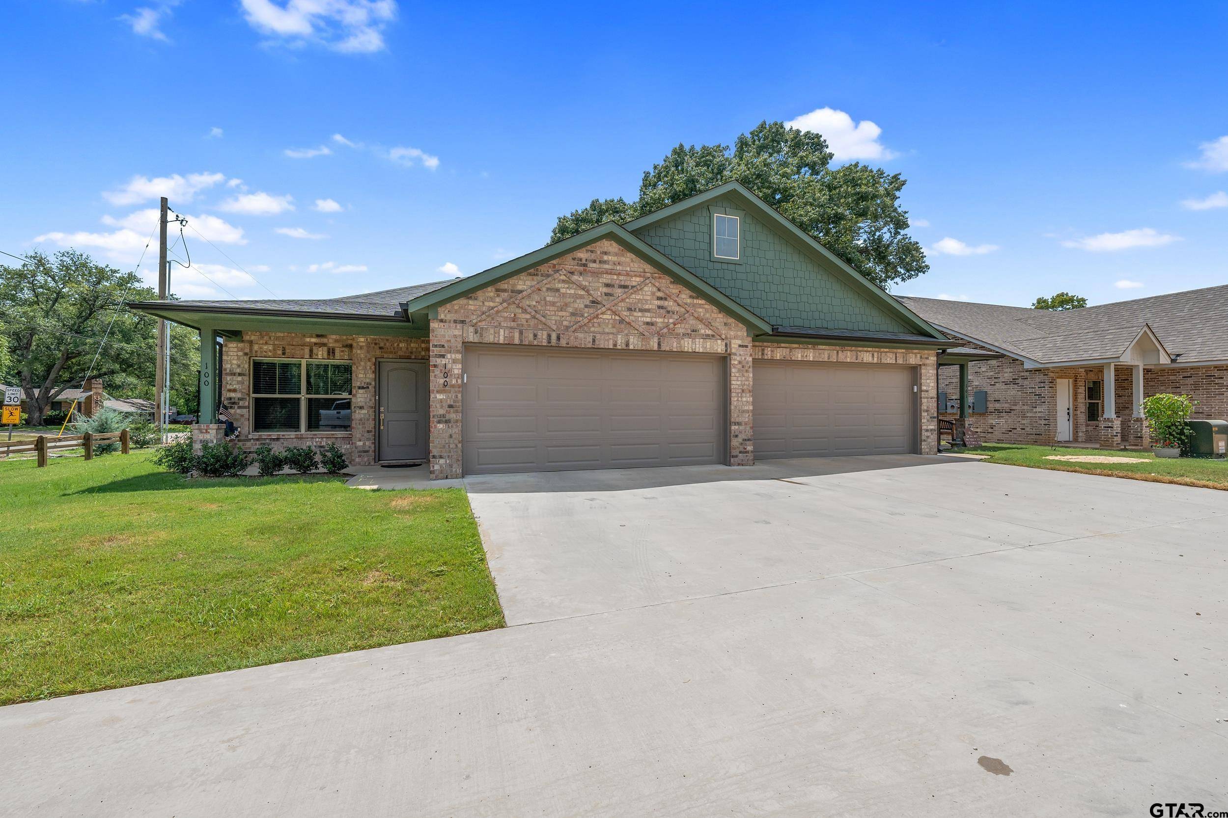Mineola, TX 75773,1137 Kings Lane Unit 301