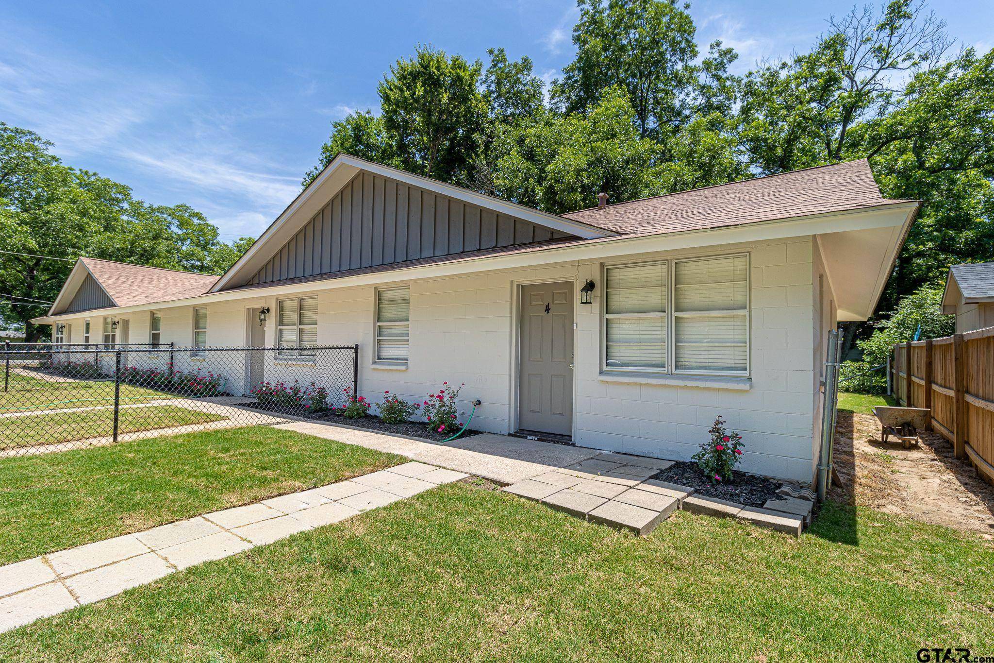Lindale, TX 75771,302 Braziel St.