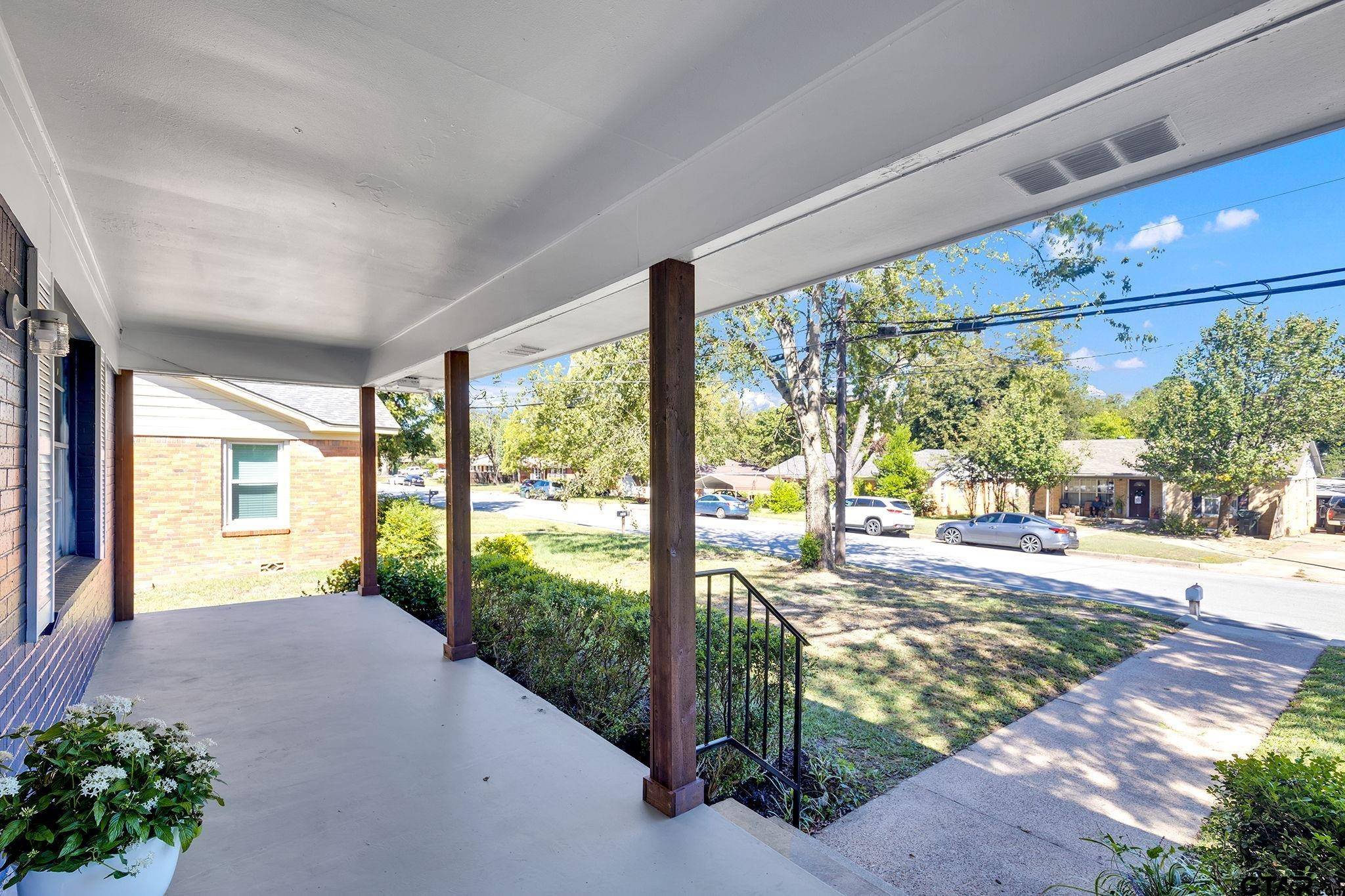 Tyler, TX 75701,827 S Palmer