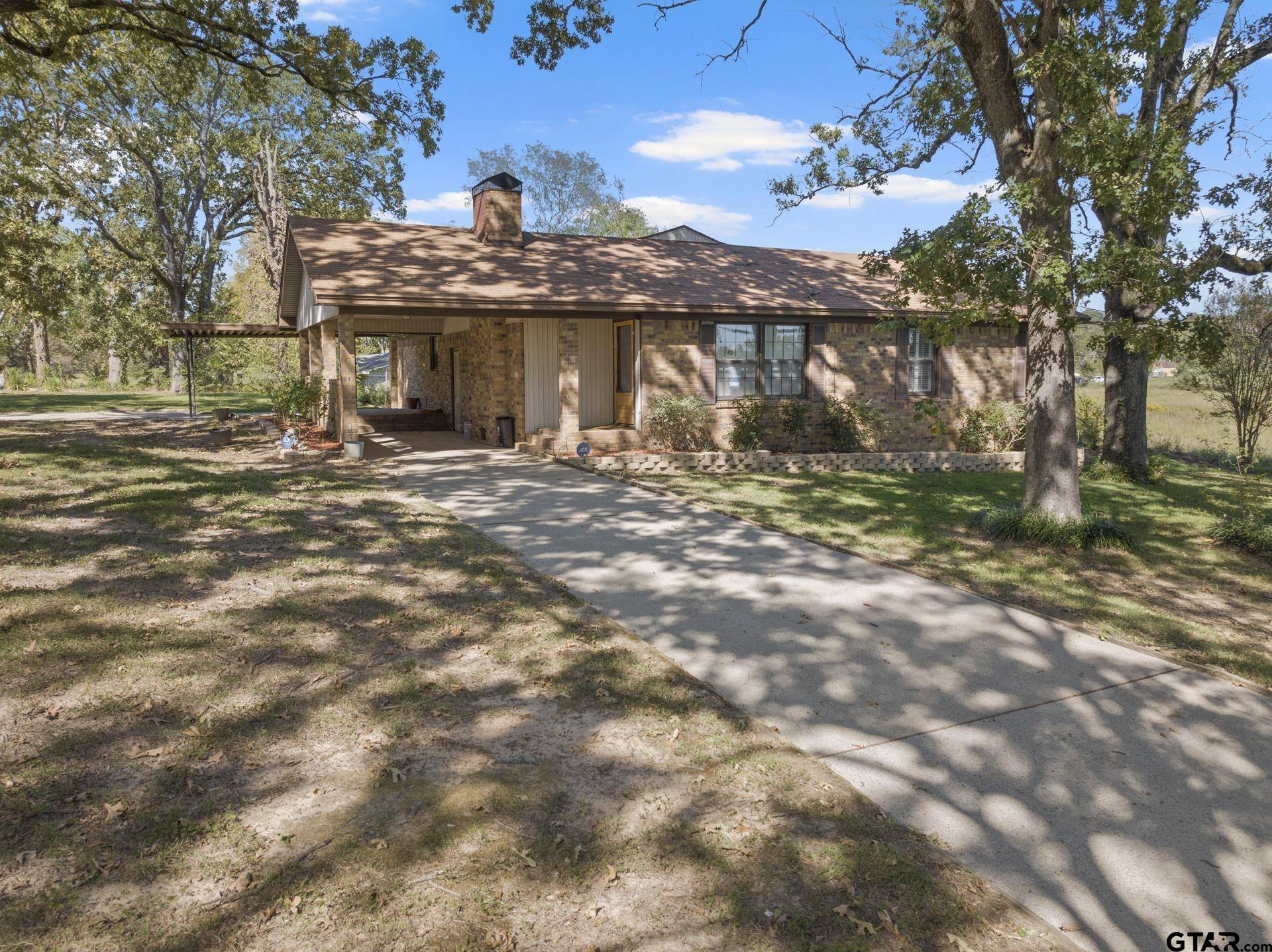 Naples, TX 75568,302 Smith St