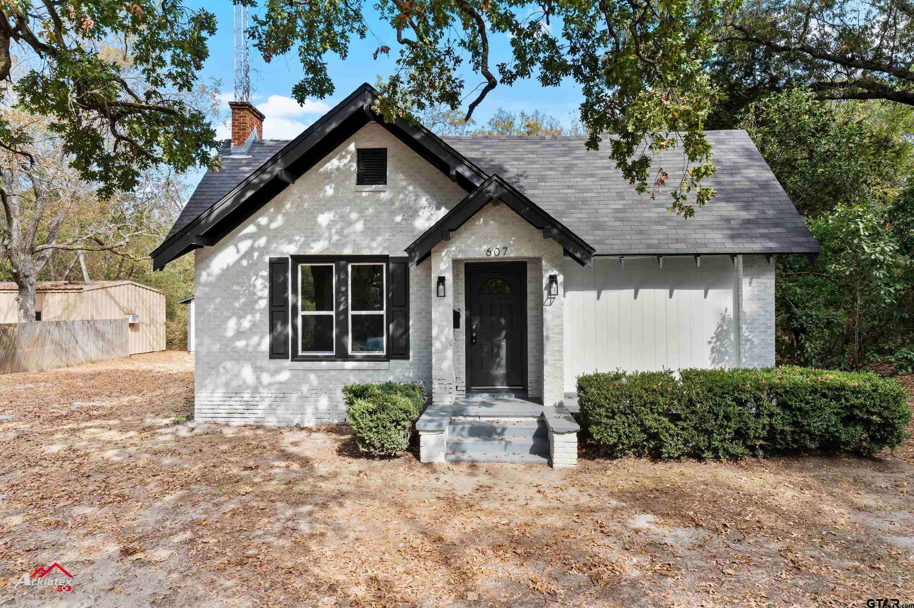 Troup, TX 75789,607 E McKay