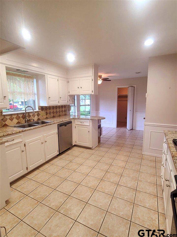 Tyler, TX 75703,701 Top Hill