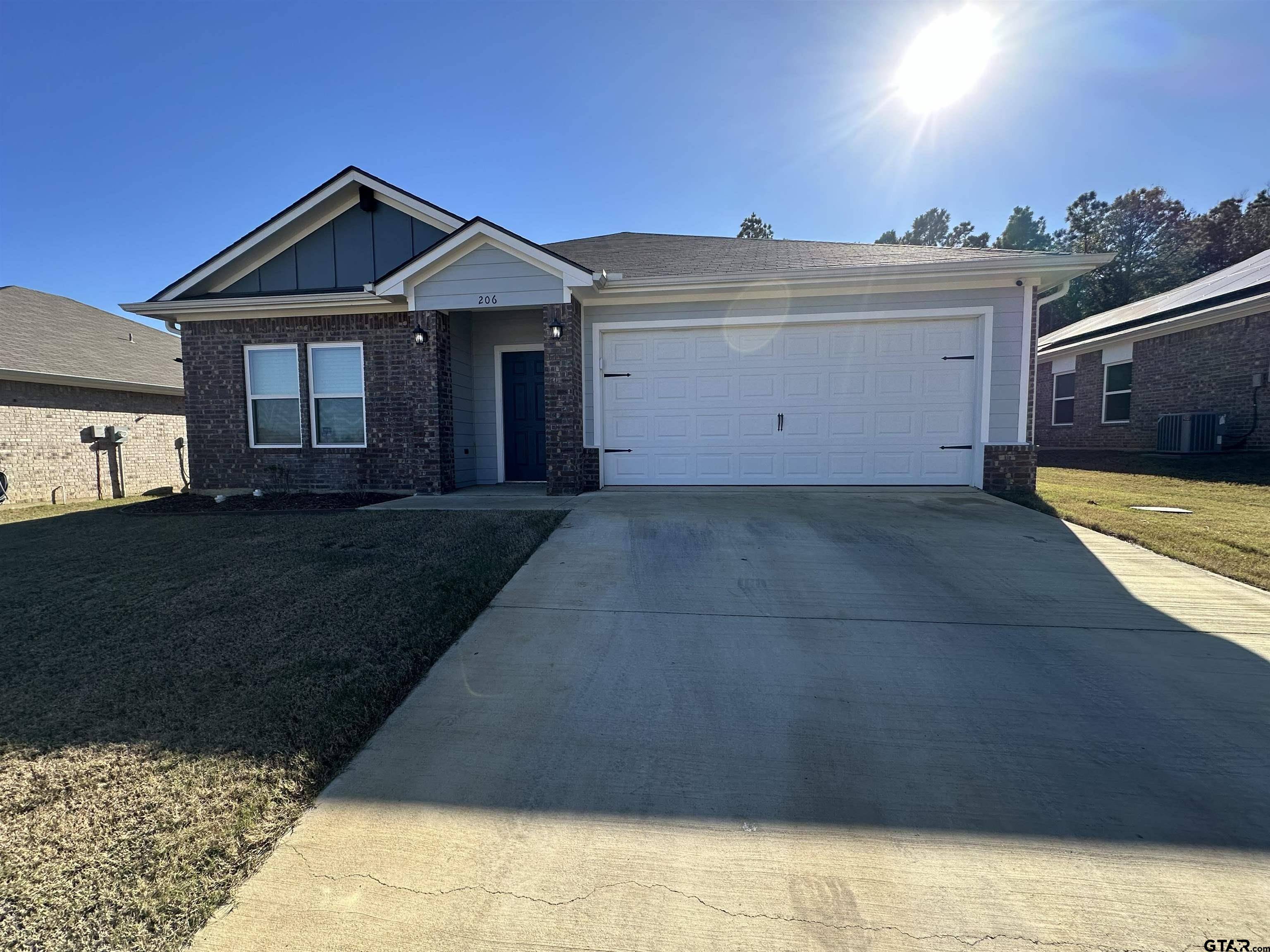 Jacksonville, TX 75766,206 Summit Cove
