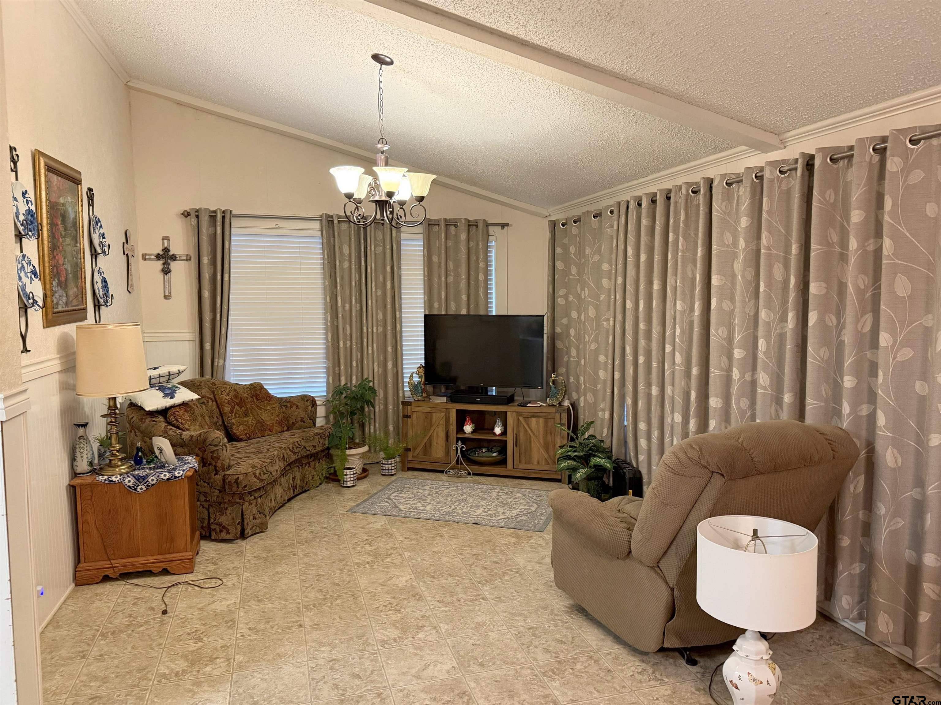 Winnsboro, TX 75494,404 E Cedar