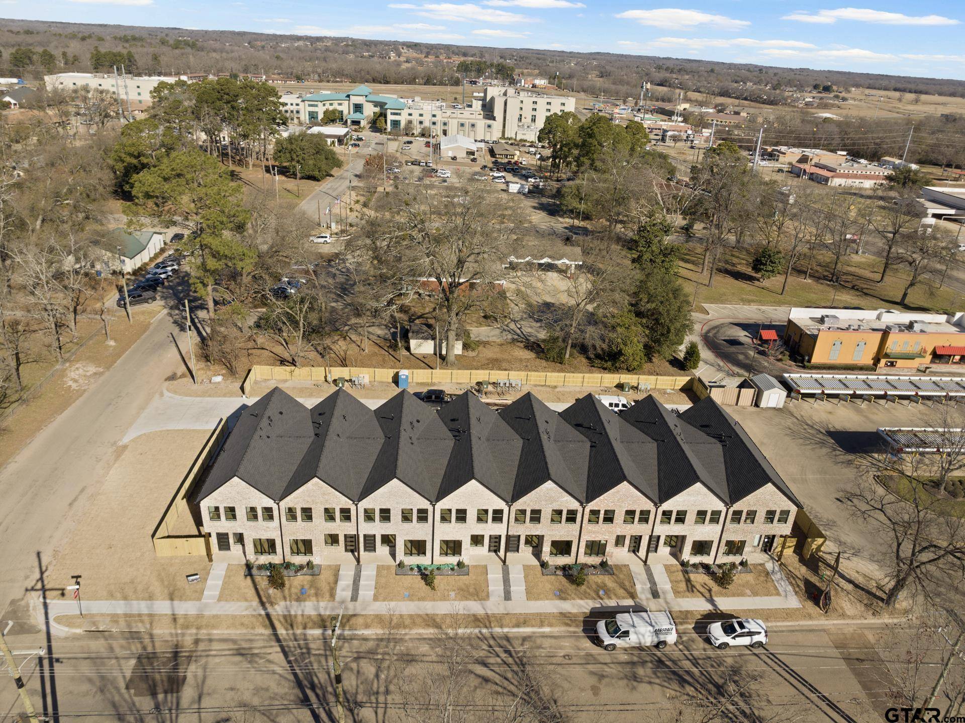 Mt Pleasant, TX 75455,196 W 17th