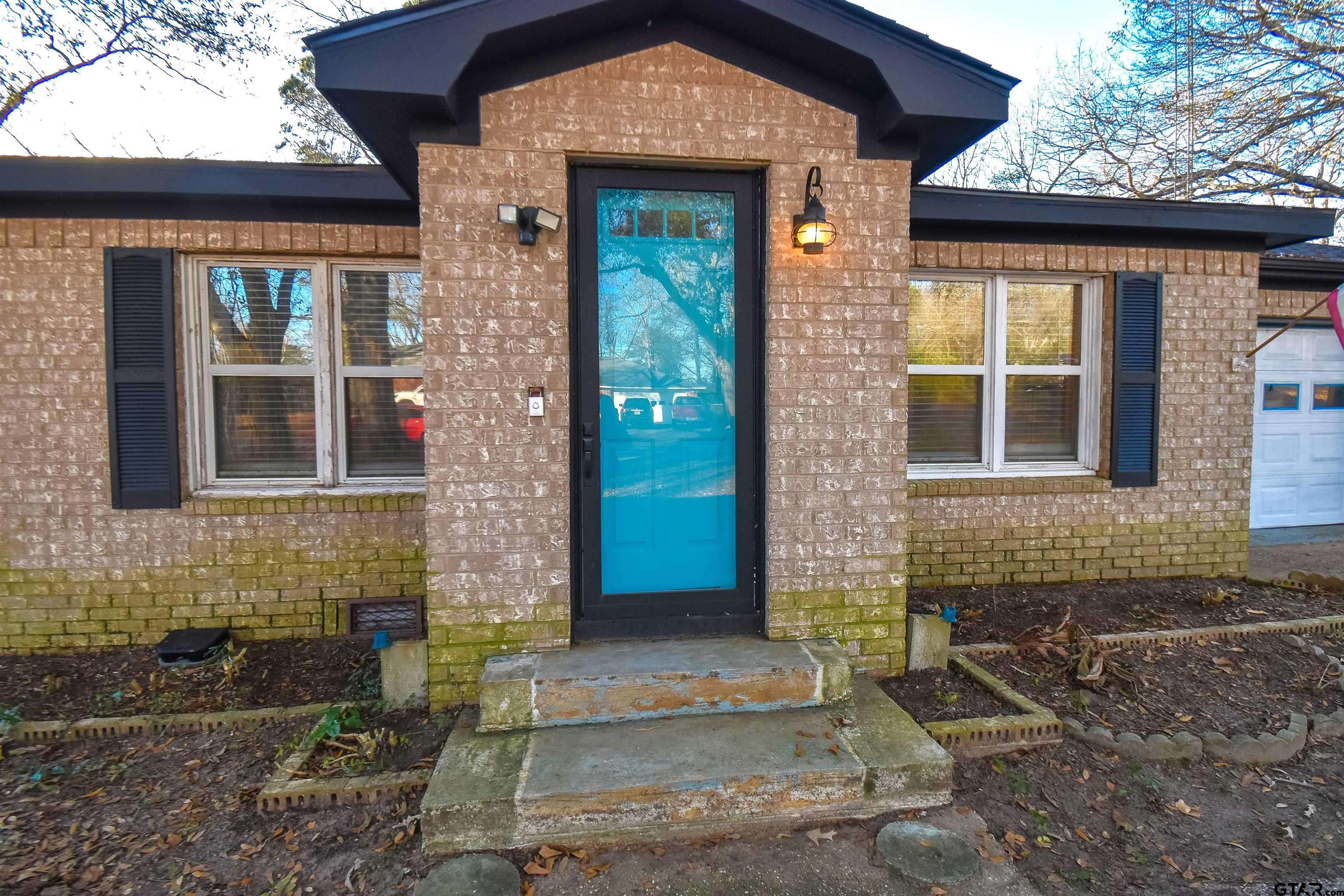 Overton, TX 75684,608 S Garland St
