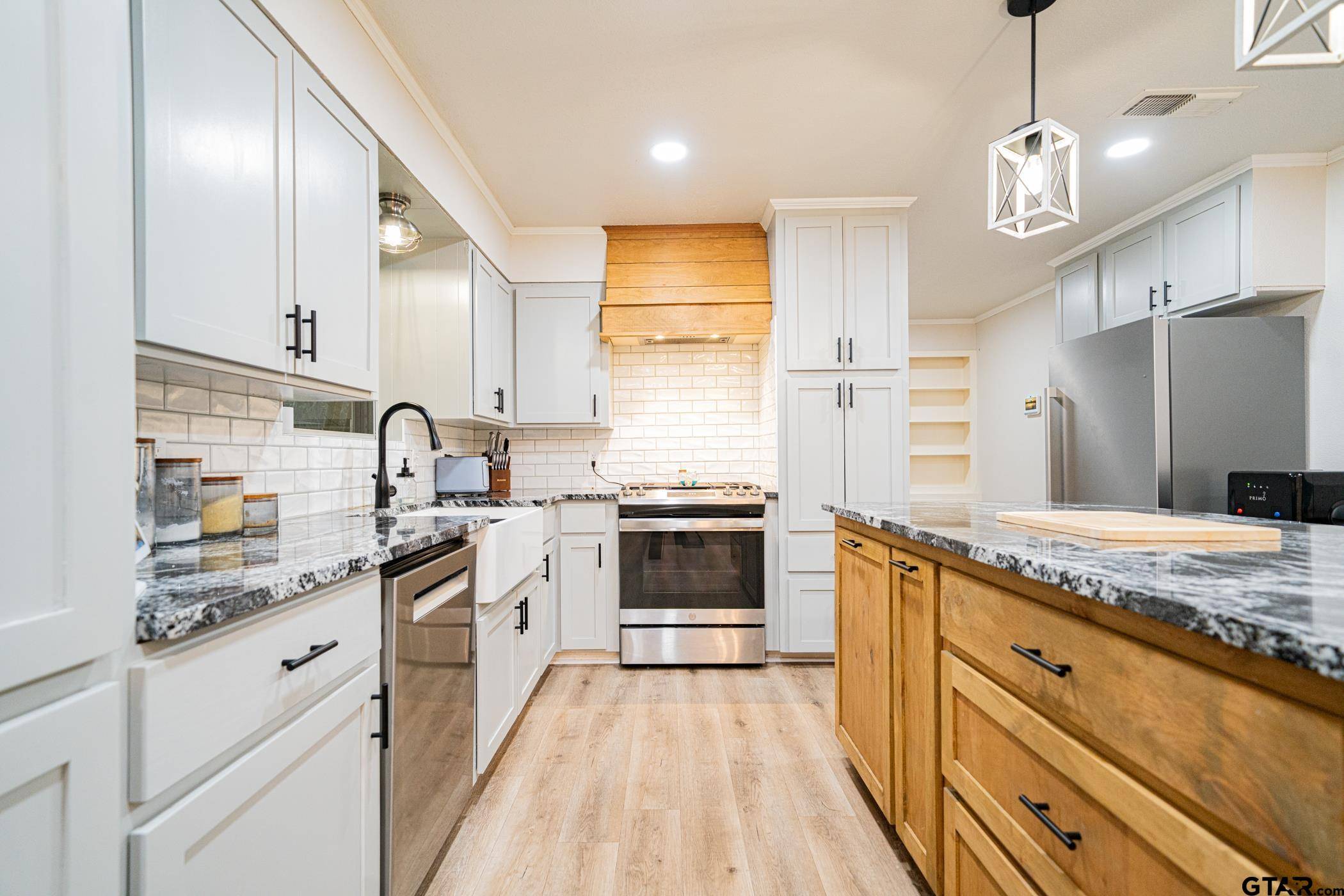 White Oak, TX 75693,601 South Vernon Street