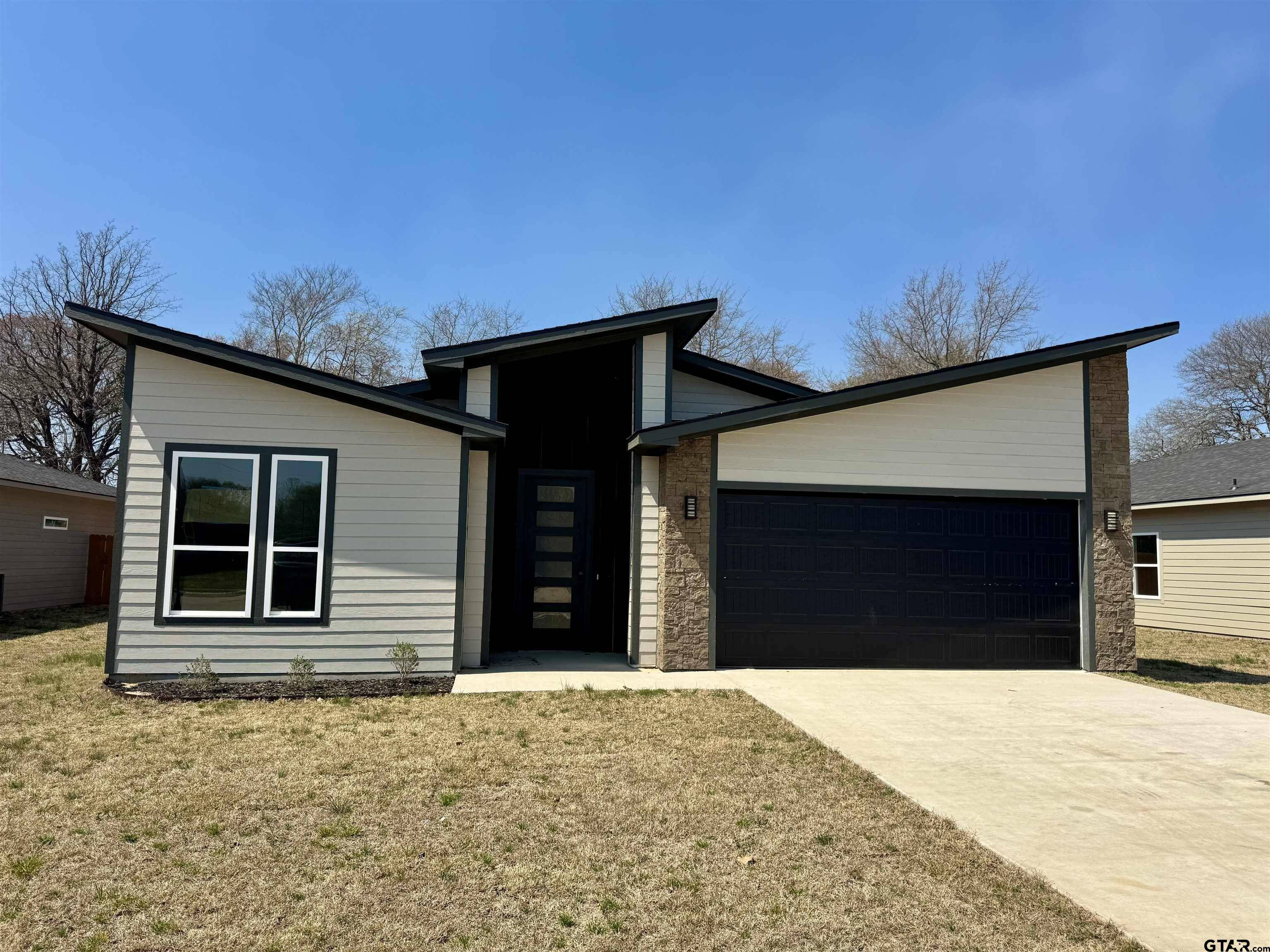 Lindale, TX 75771,15520 Greenhouse Way