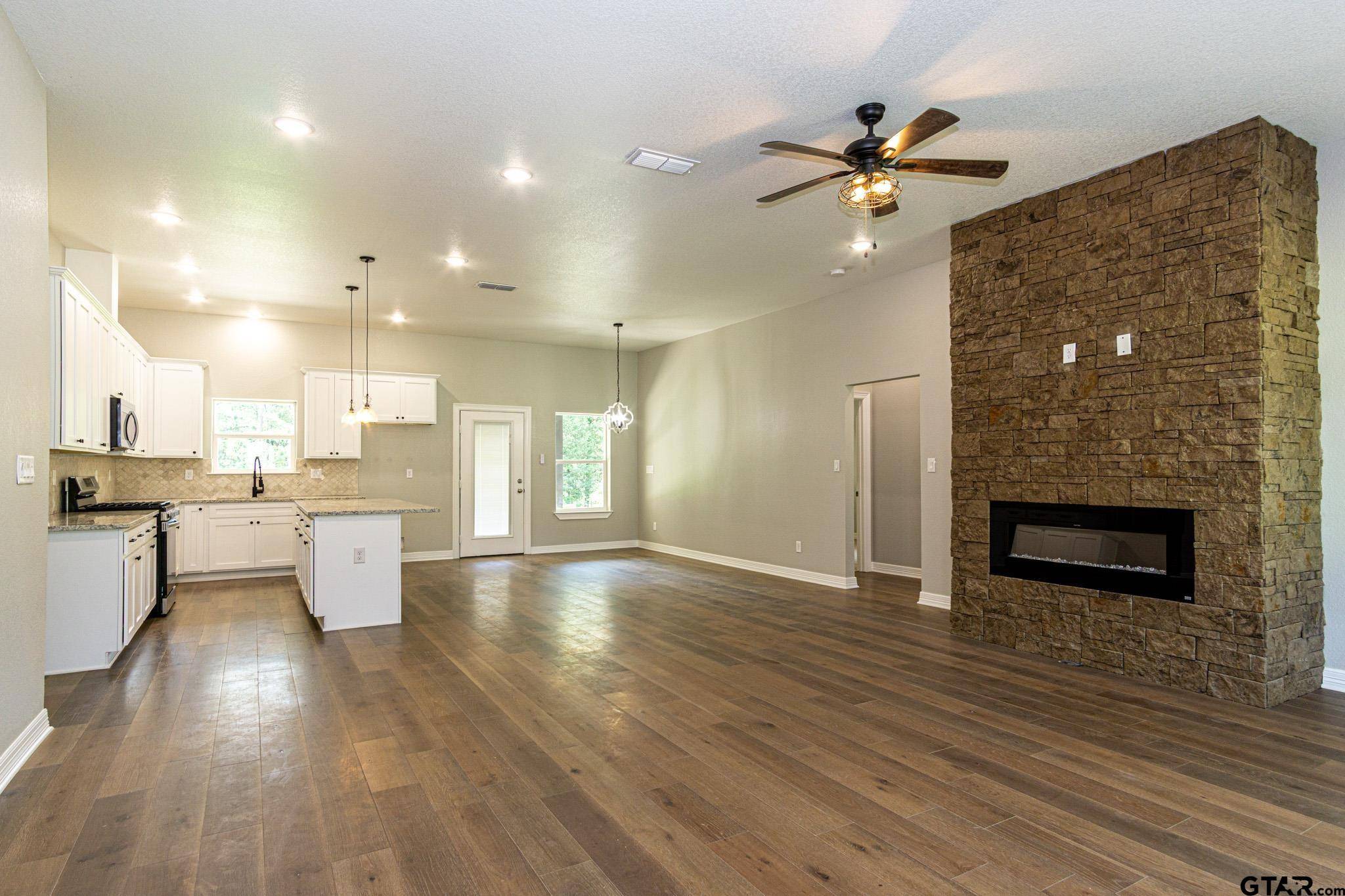 Mineola, TX 75773,118 PR 6305