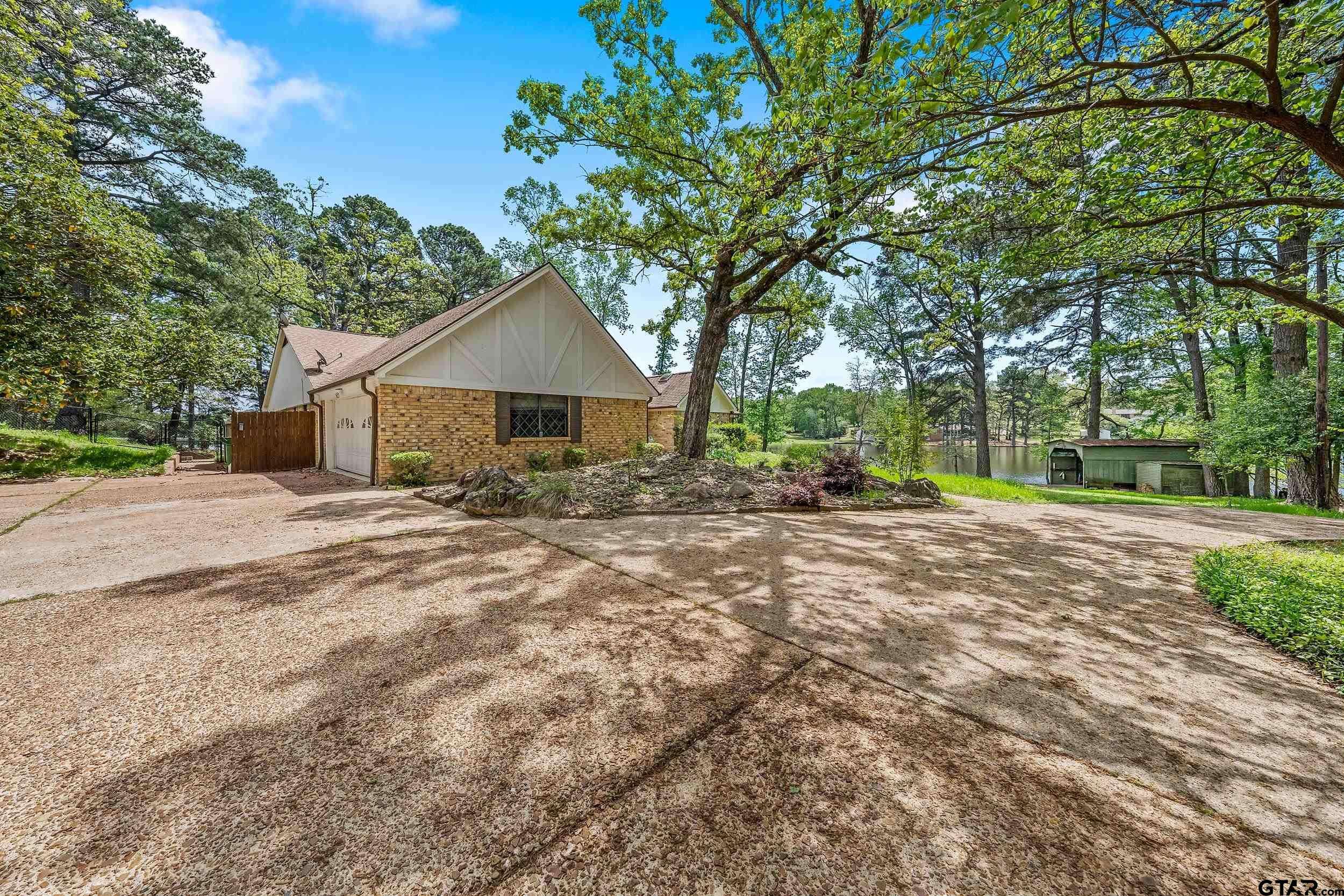 Mineola, TX 75773,222 County Road 2430
