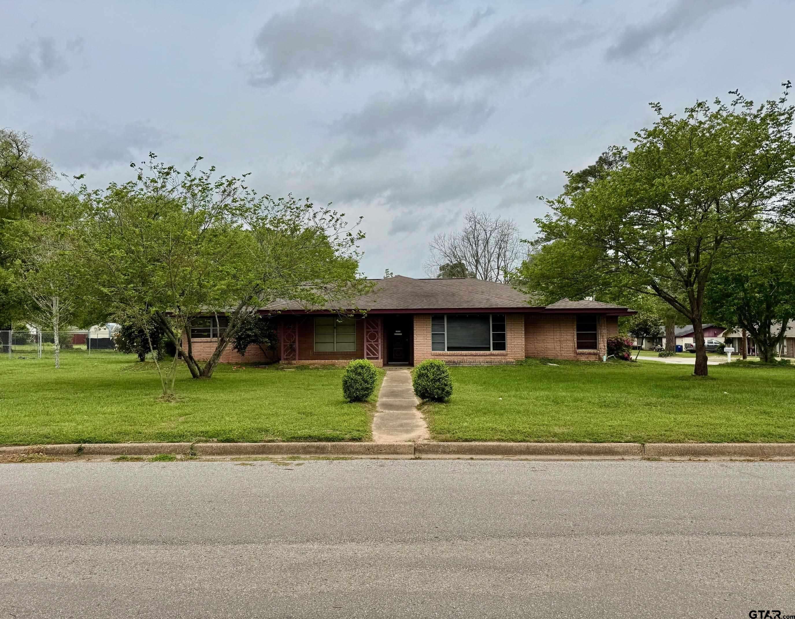 Crockett, TX 75835,1207 E Redbud